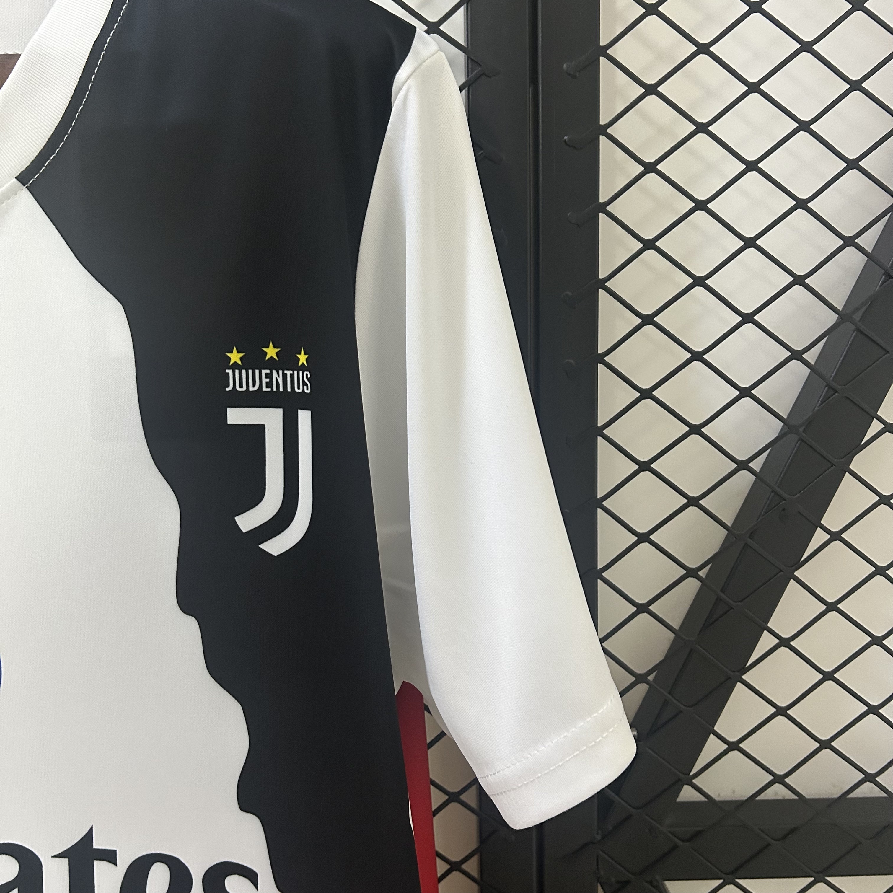 Cristiano Ronaldo Commemorative Edition Kit Soccer T-Shirt AAAAJersey Dropship Yupoo 4