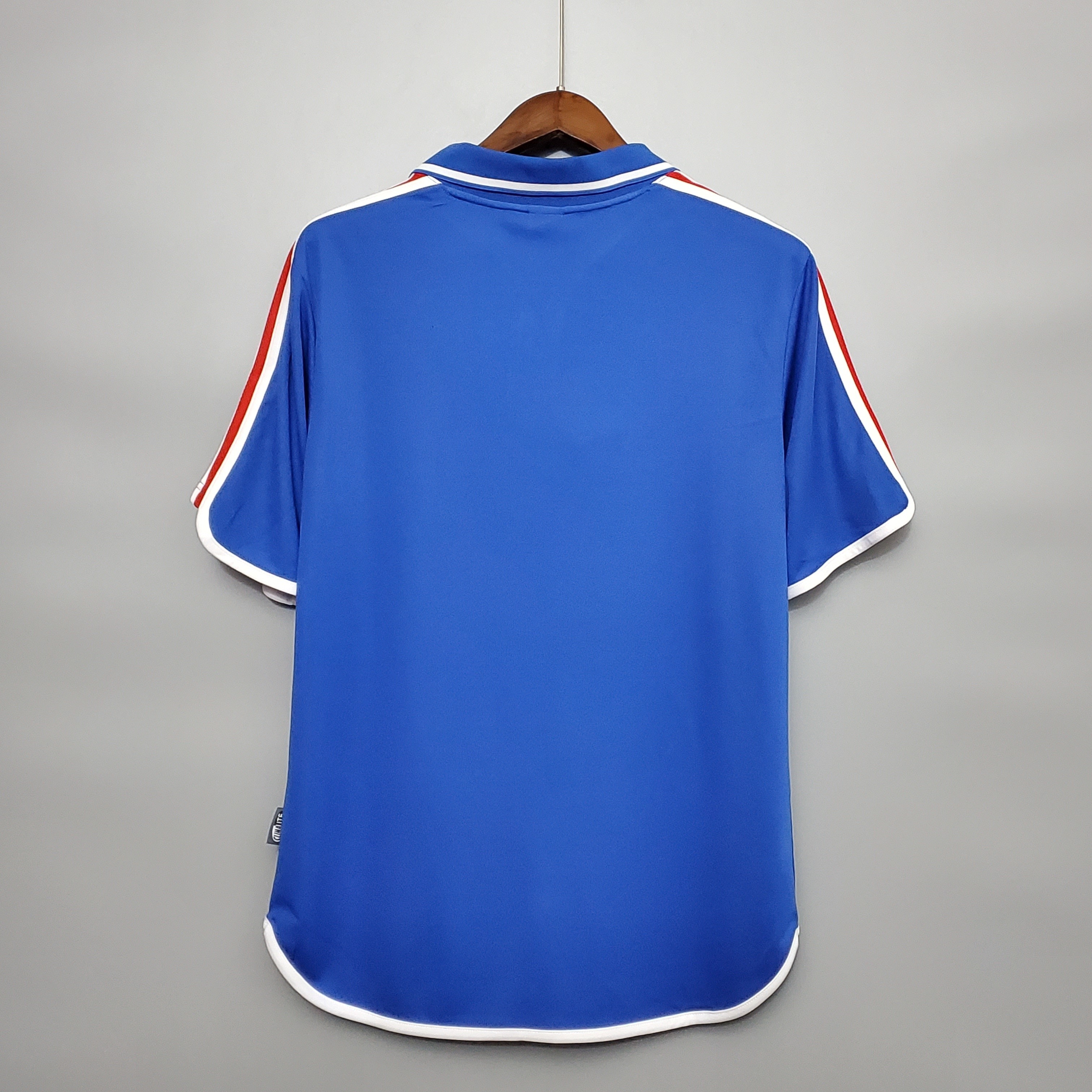 2000 France home 7