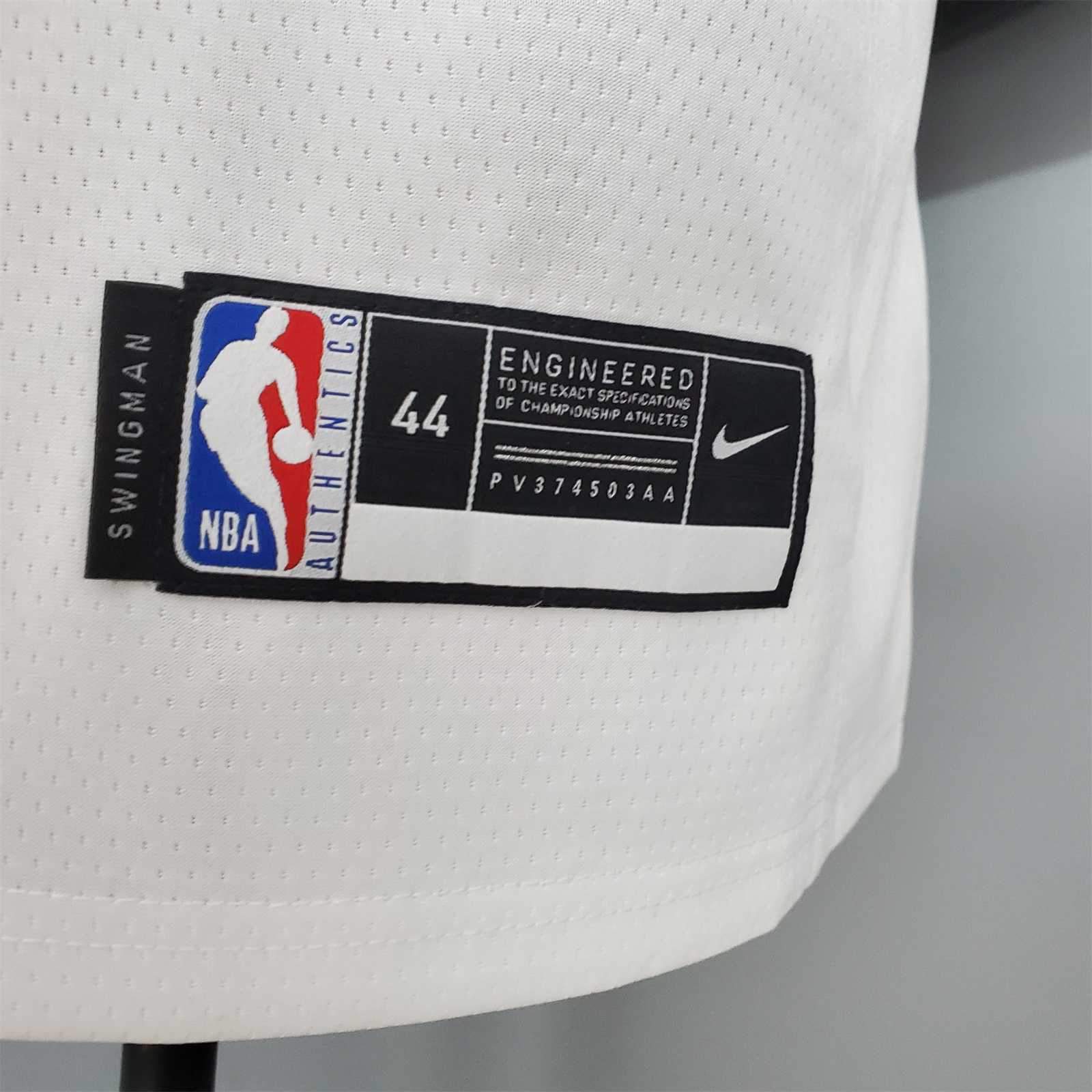 BALL#2 Chicago Bulls white 5