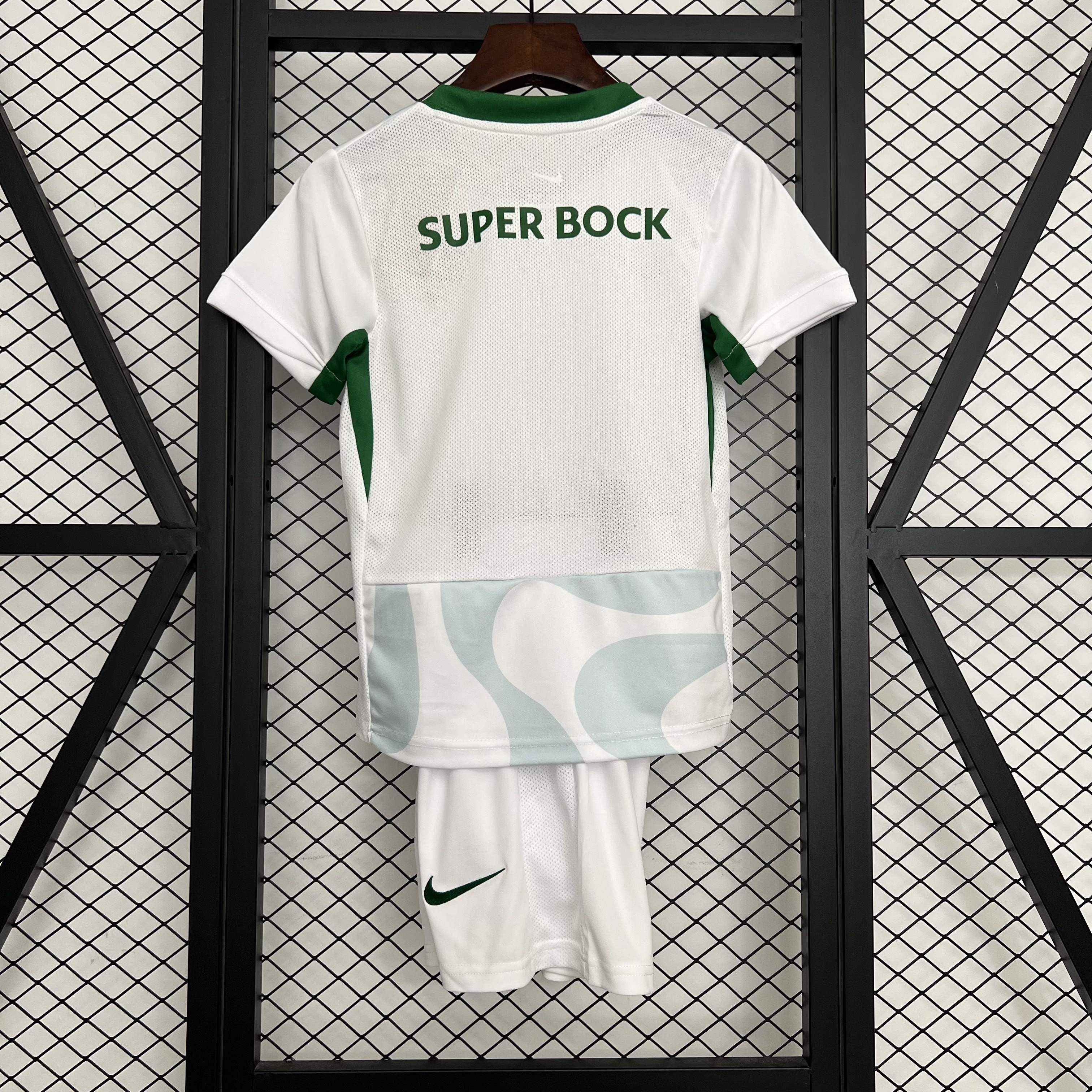 25-26 Sporting Lisbon Away Kids Kit Soccer Youth Apparels Sport AAAAJersey Supply Yupoo 1