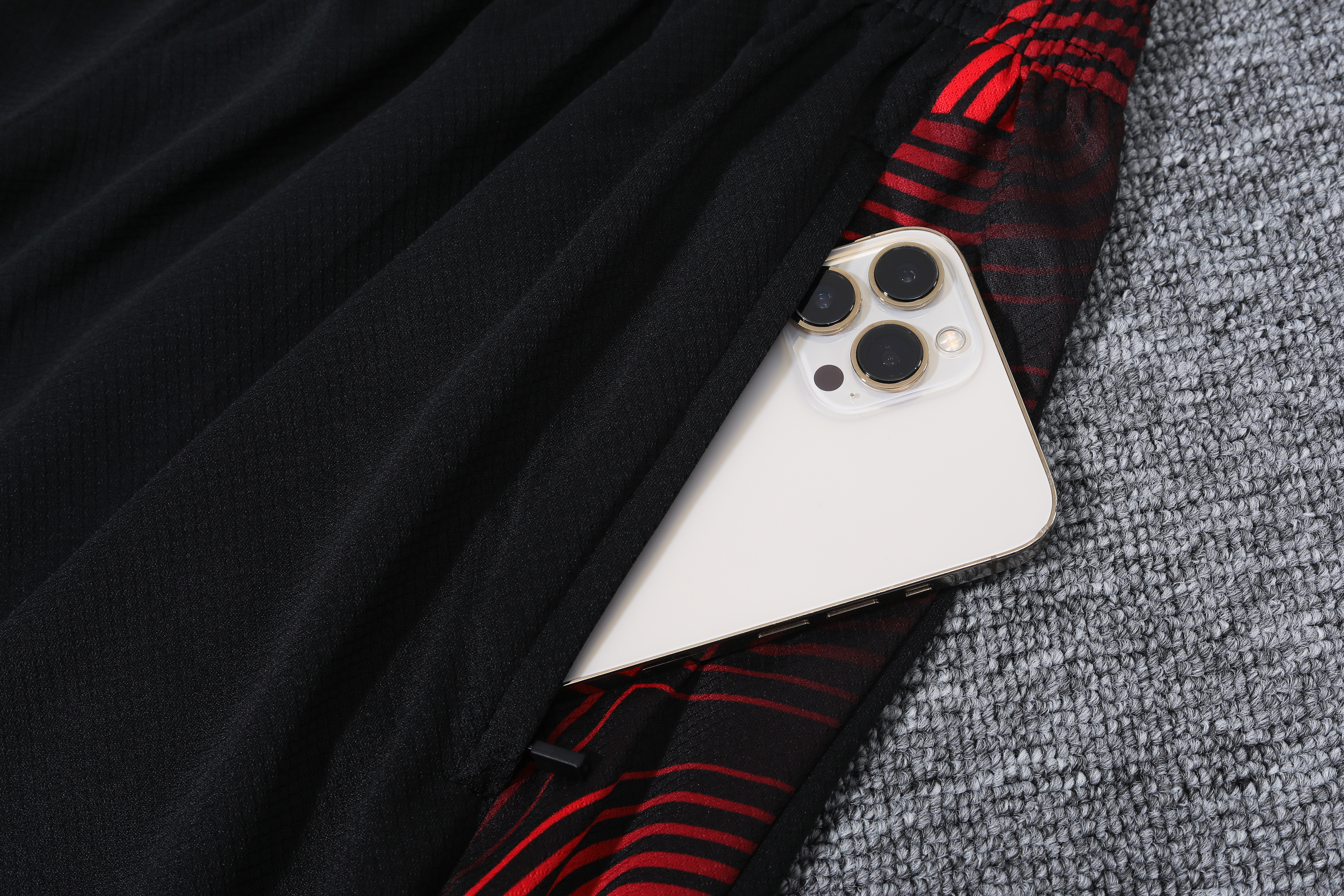 24-25 AC Milan Red and Black Training Suits Soccer Jerseys Yupoo 4