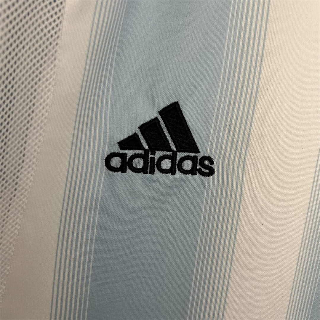 04-05 Argentina home 7