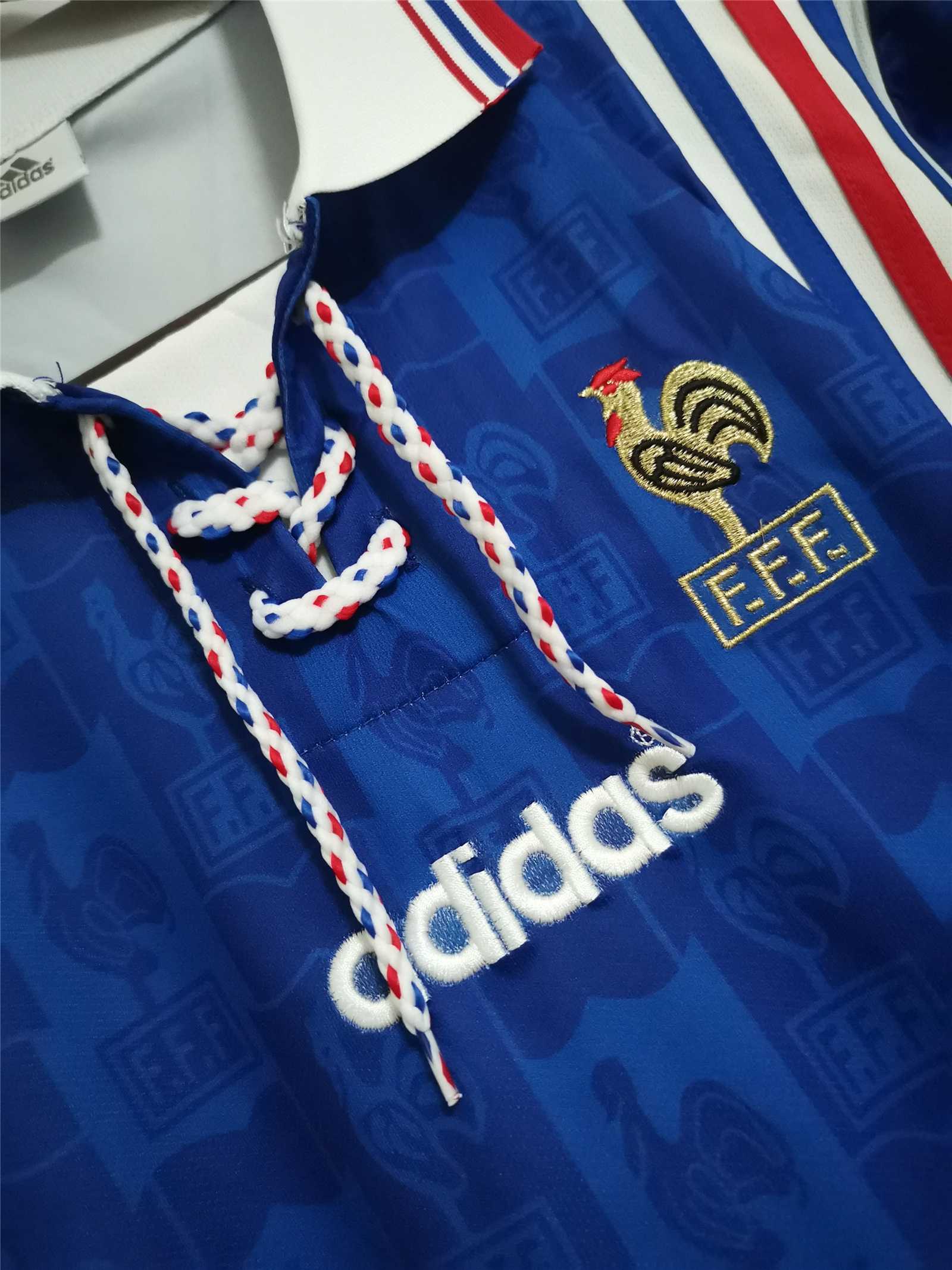 1996 France home blue 4