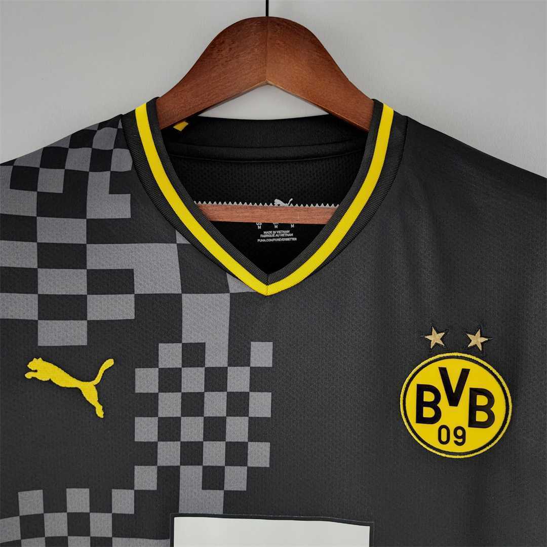 22-23 Dortmund away 8