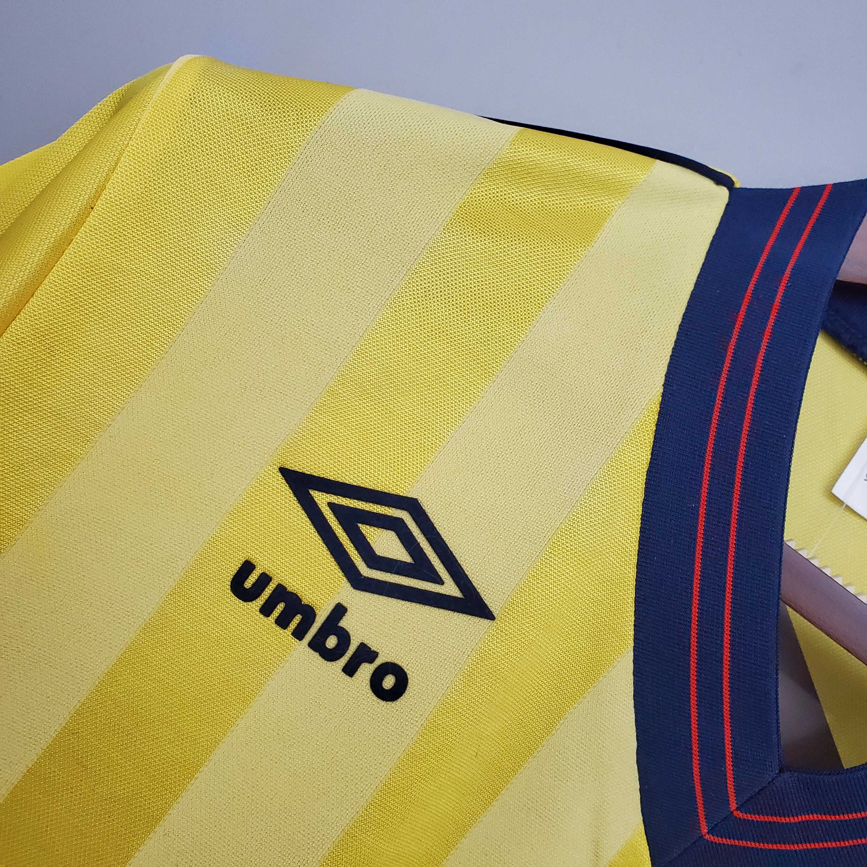 83-86 Arsenal away 6