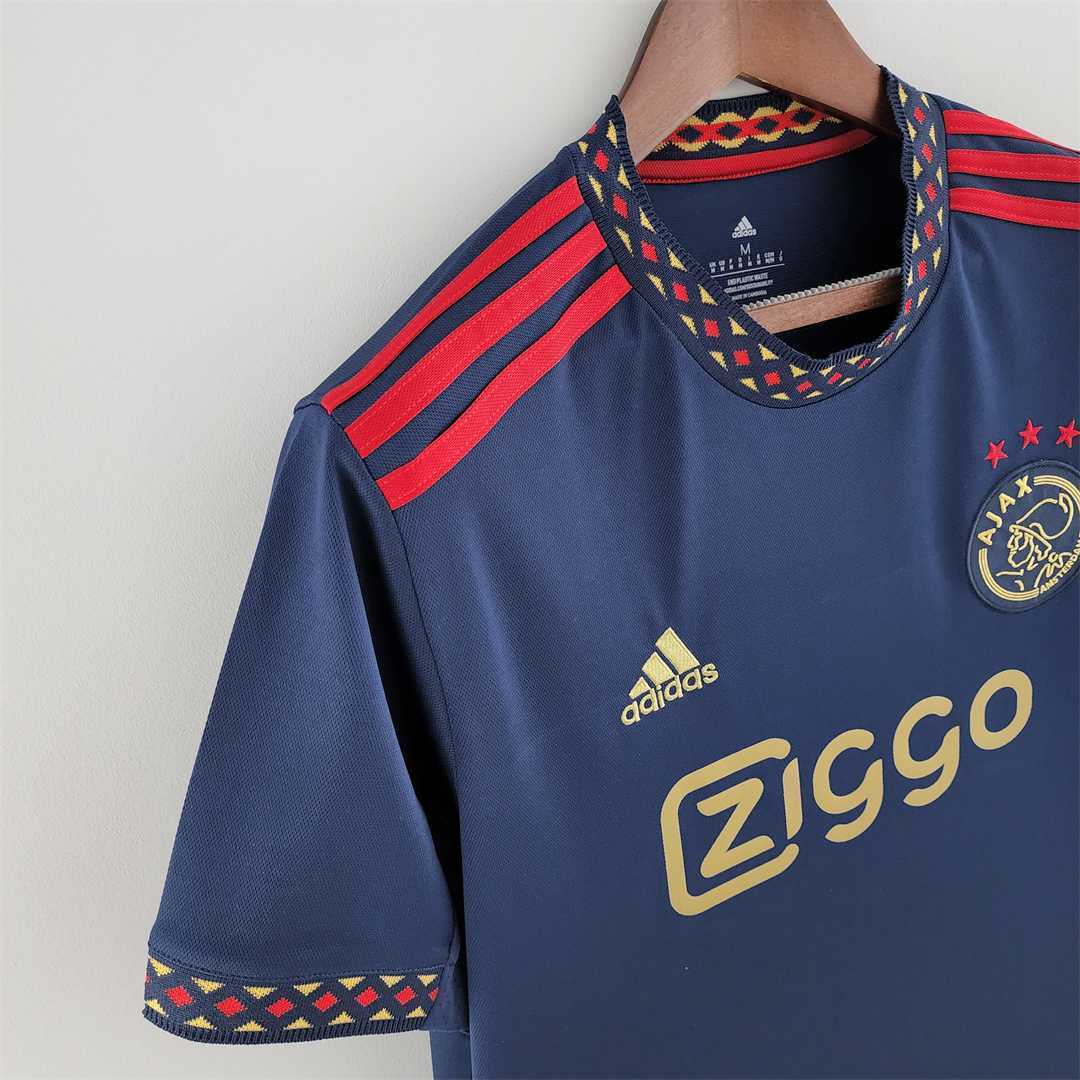 22-23 Ajax away 7