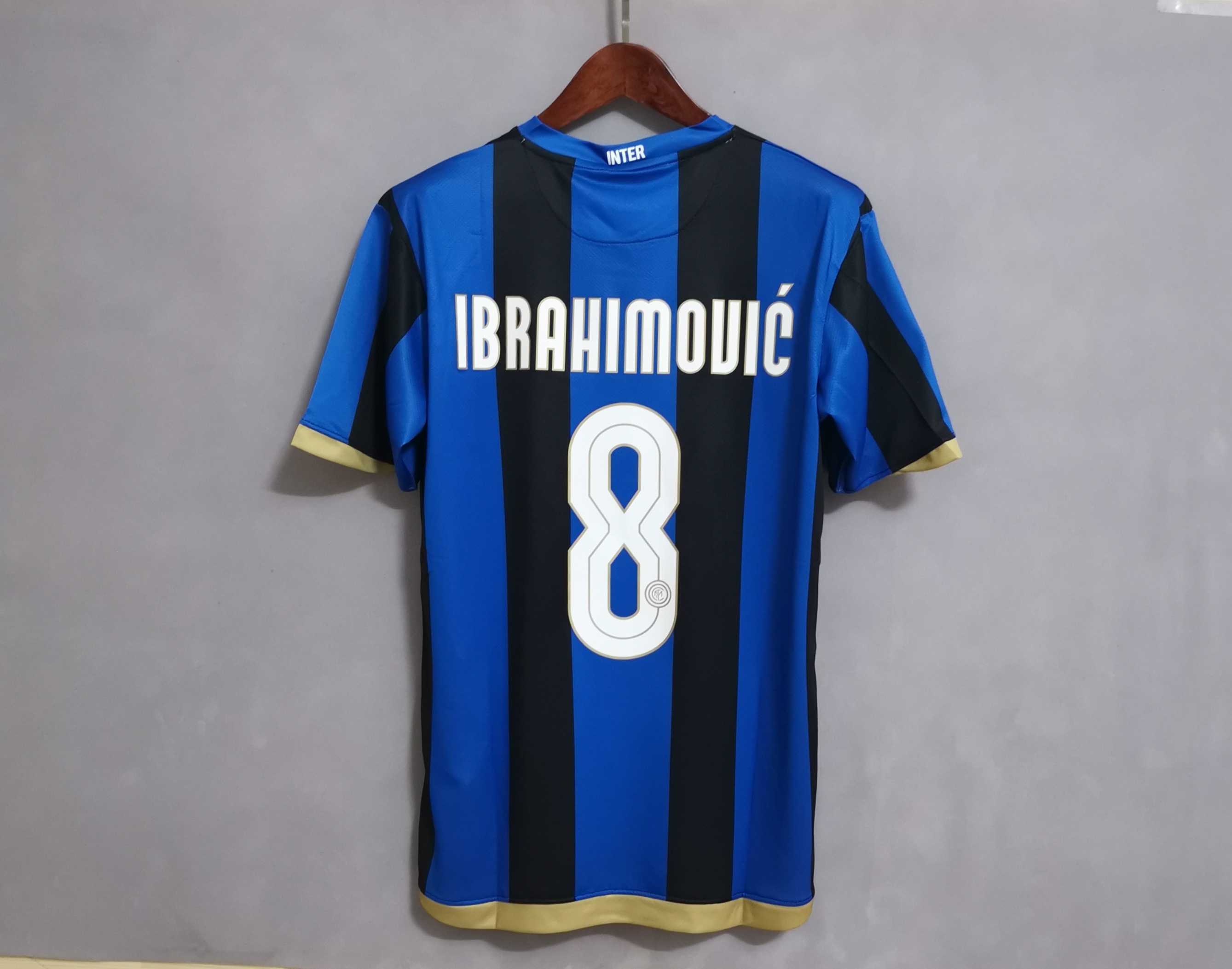 08-09 Inter Milan home Serie A version 4