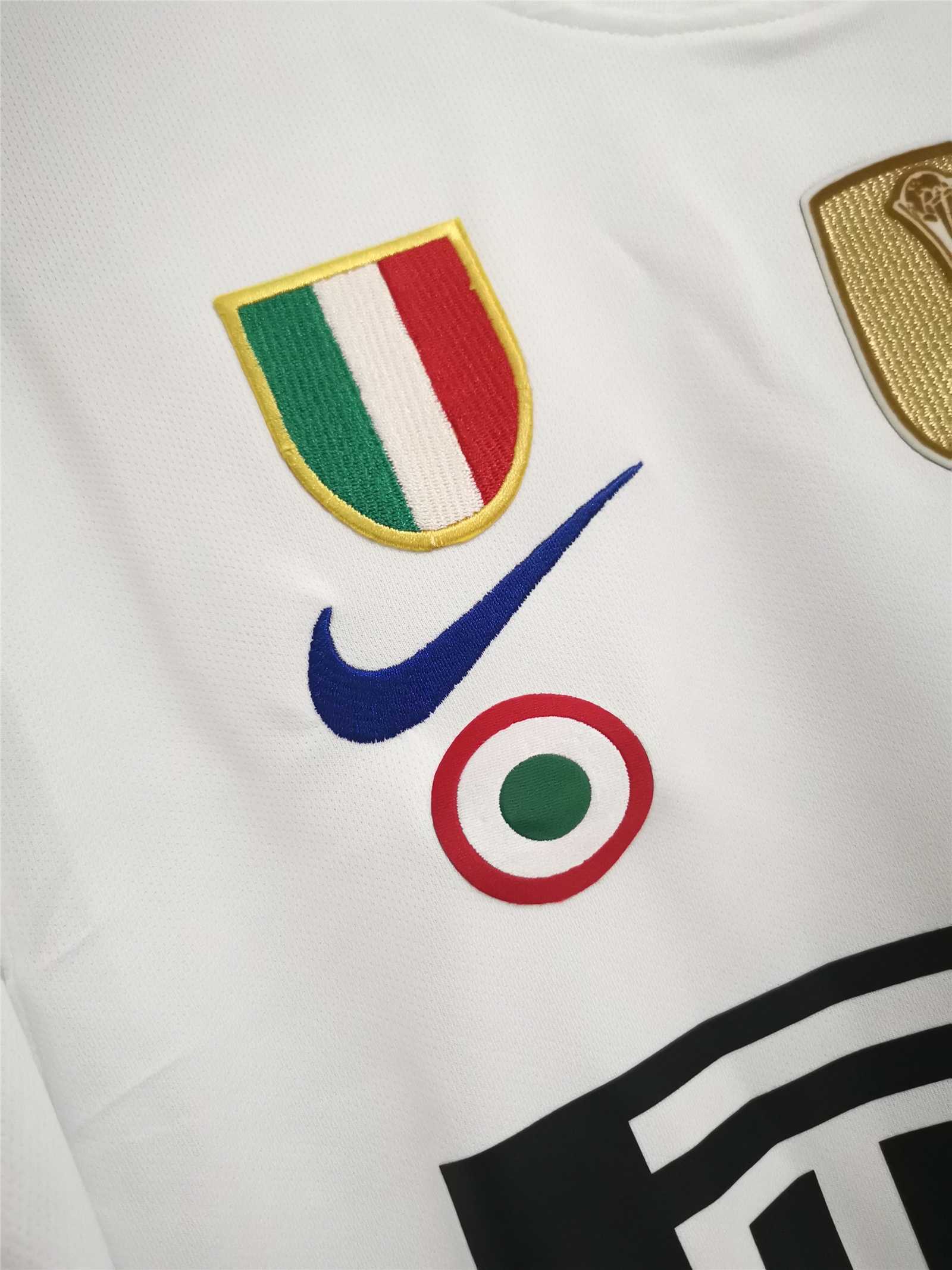 10-11 Inter Milan away 4