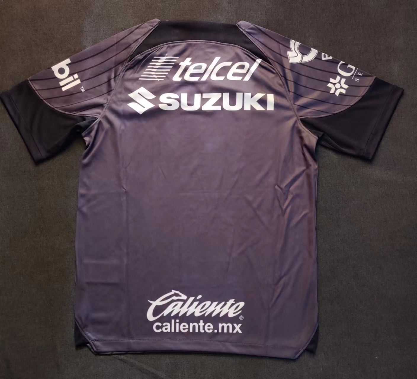 22-23 America Black goalkeeper 1
