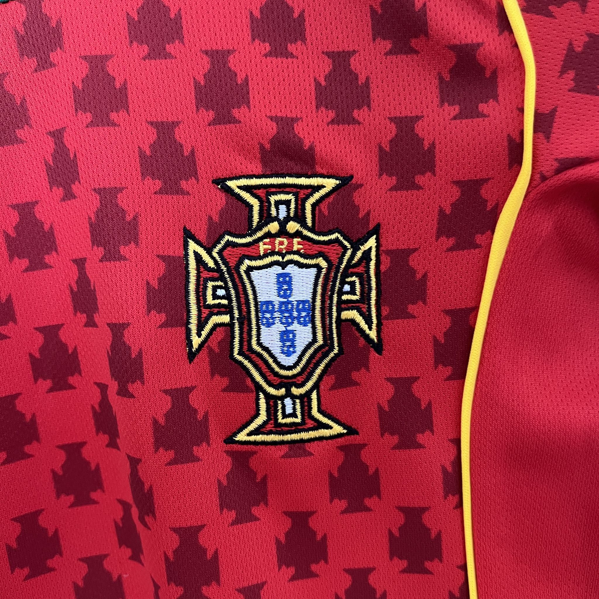 2004 Portugal Home Retro Kid Kits Youth Apparels AAAAJersey Wholesale Yupoo 5