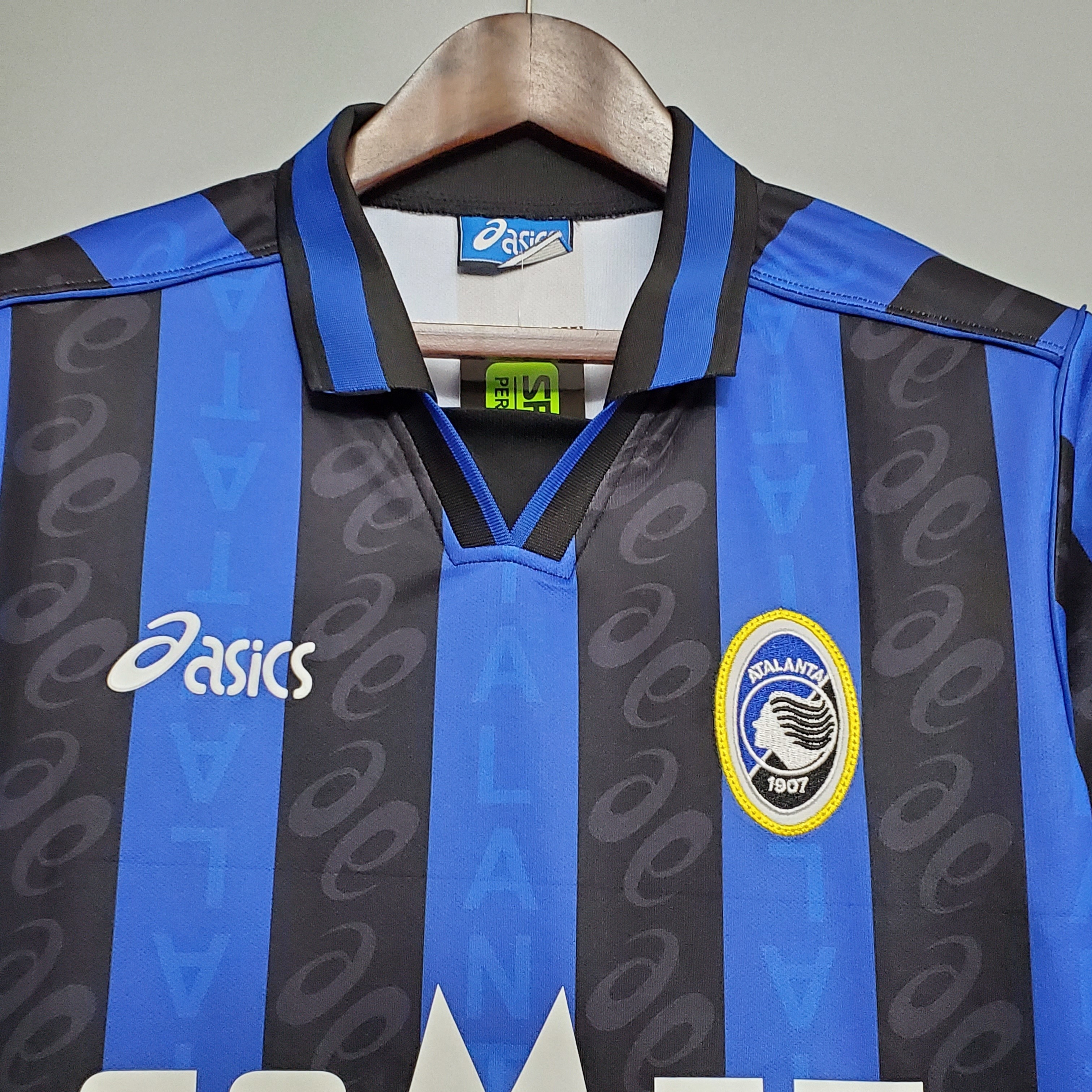 96-97 Atalanta home 4