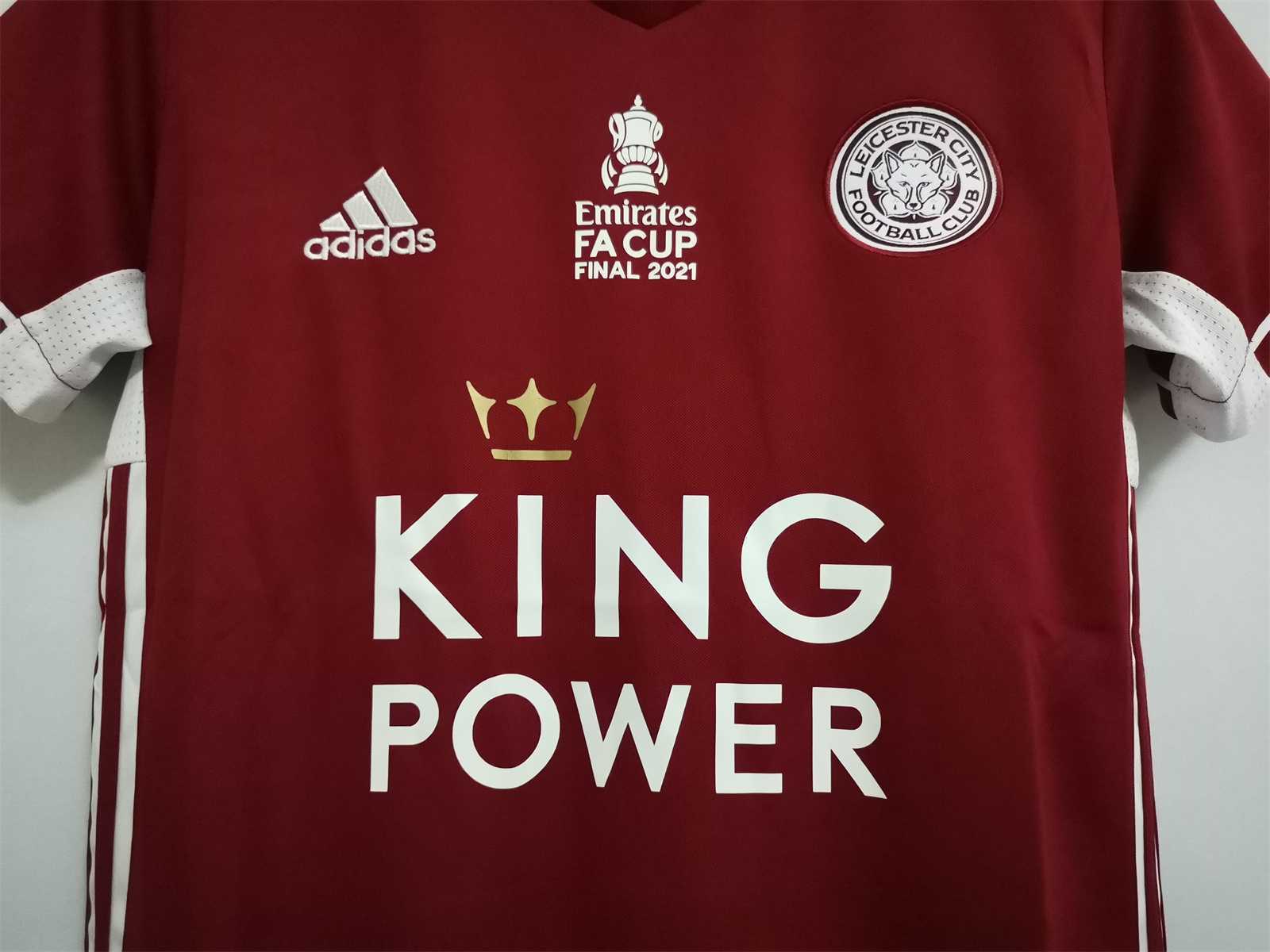 20-21 Leicester City third away with FA cup sponsers 9