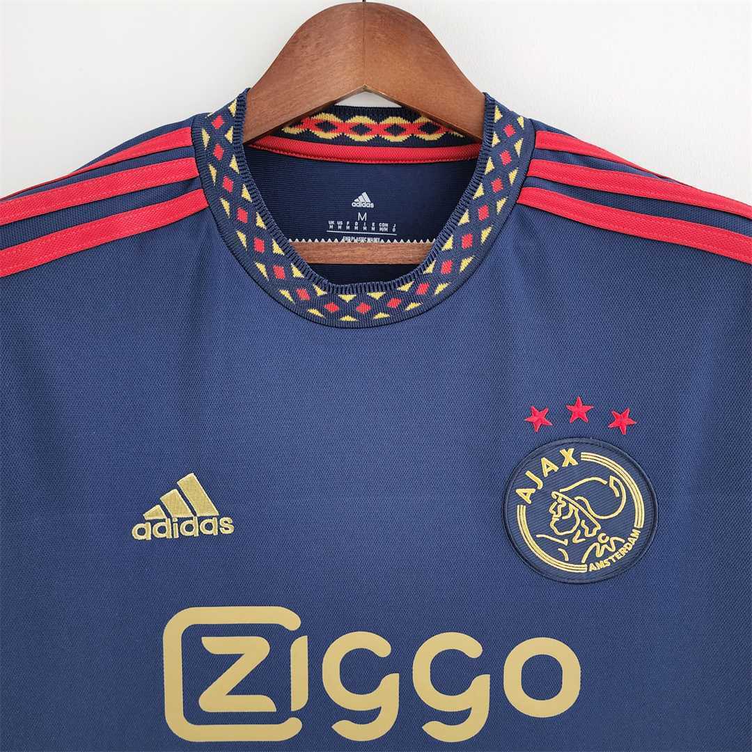 22-23 Ajax away 4