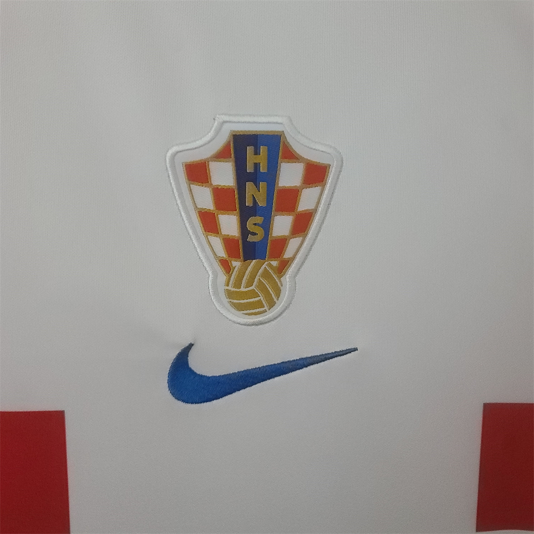 2022 Croatia home 8