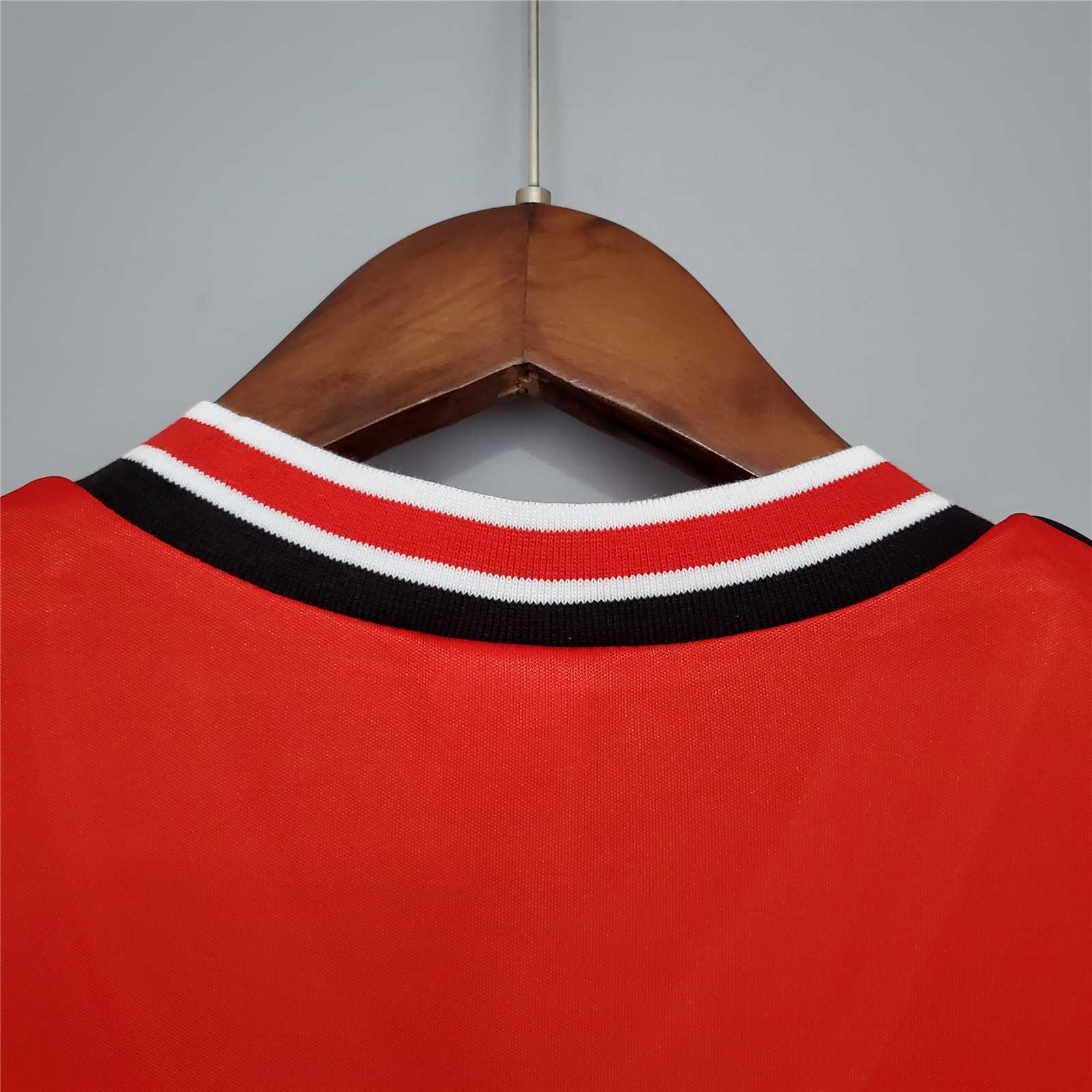 85-86 Manchester United home 1