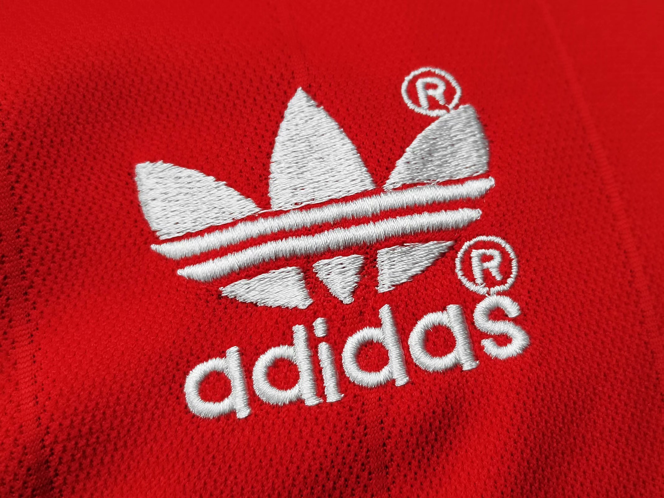 82-83 Manchester United home 1