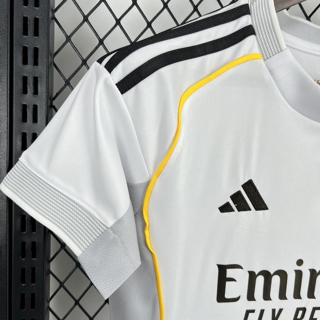 25-26 Real Madrid Home Women Shirt Lady Tee AAAAJersey Supply Yupoo 2