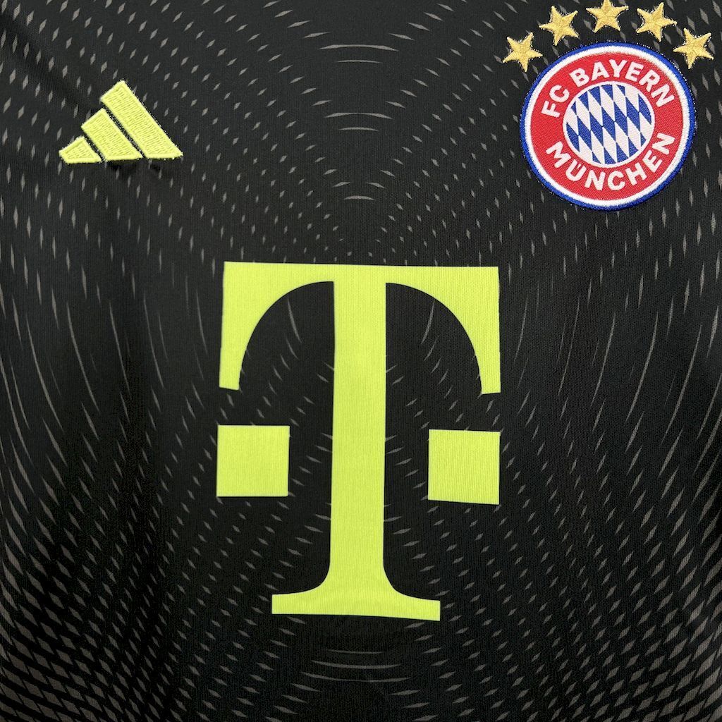 25-25 Bayern Munich Black Goalkeeper Kid Kits Youth Apparels AAAAJersey Wholesale Yupoo 9