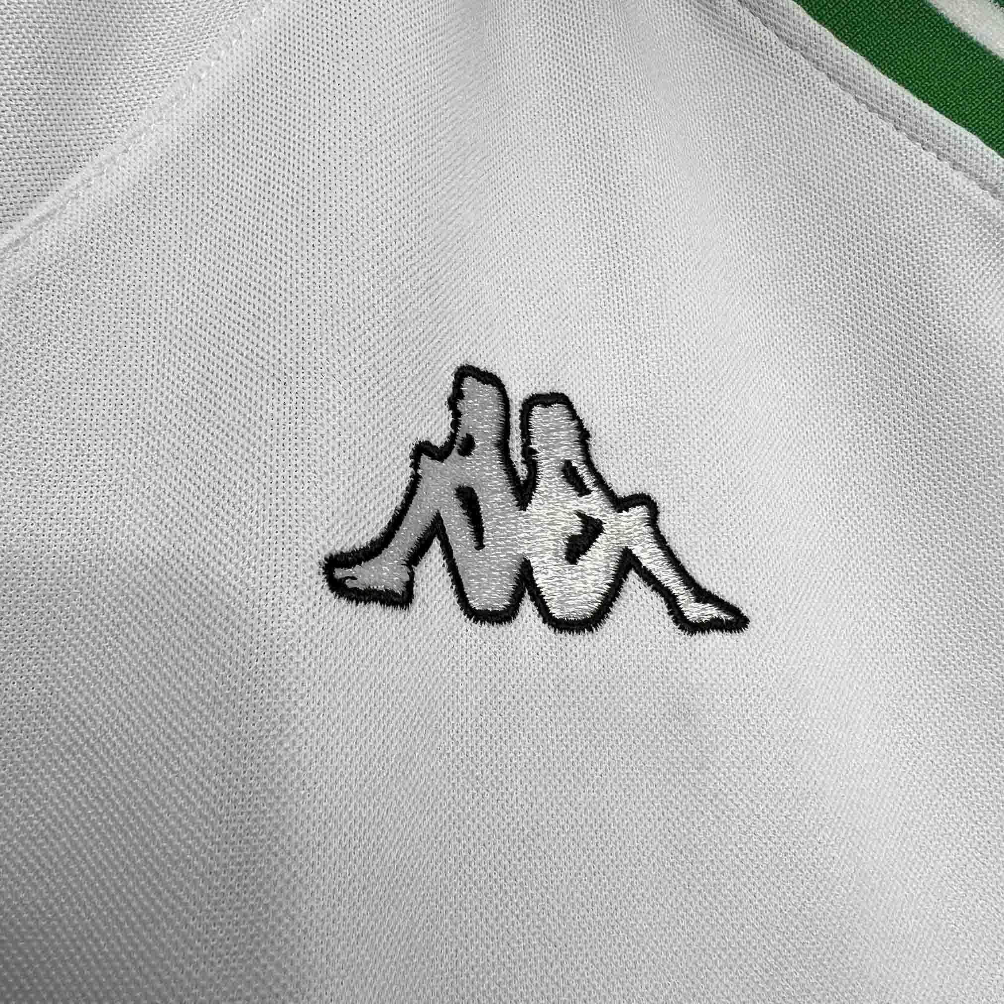 01-02 Werder Bremen Away Retro Kit Vintage Shirt AAAAJersey Supplier Yupoo 1