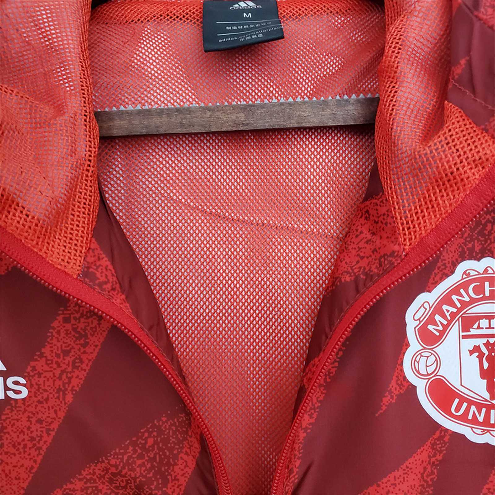21-22 Manchester United red windbreaker 2