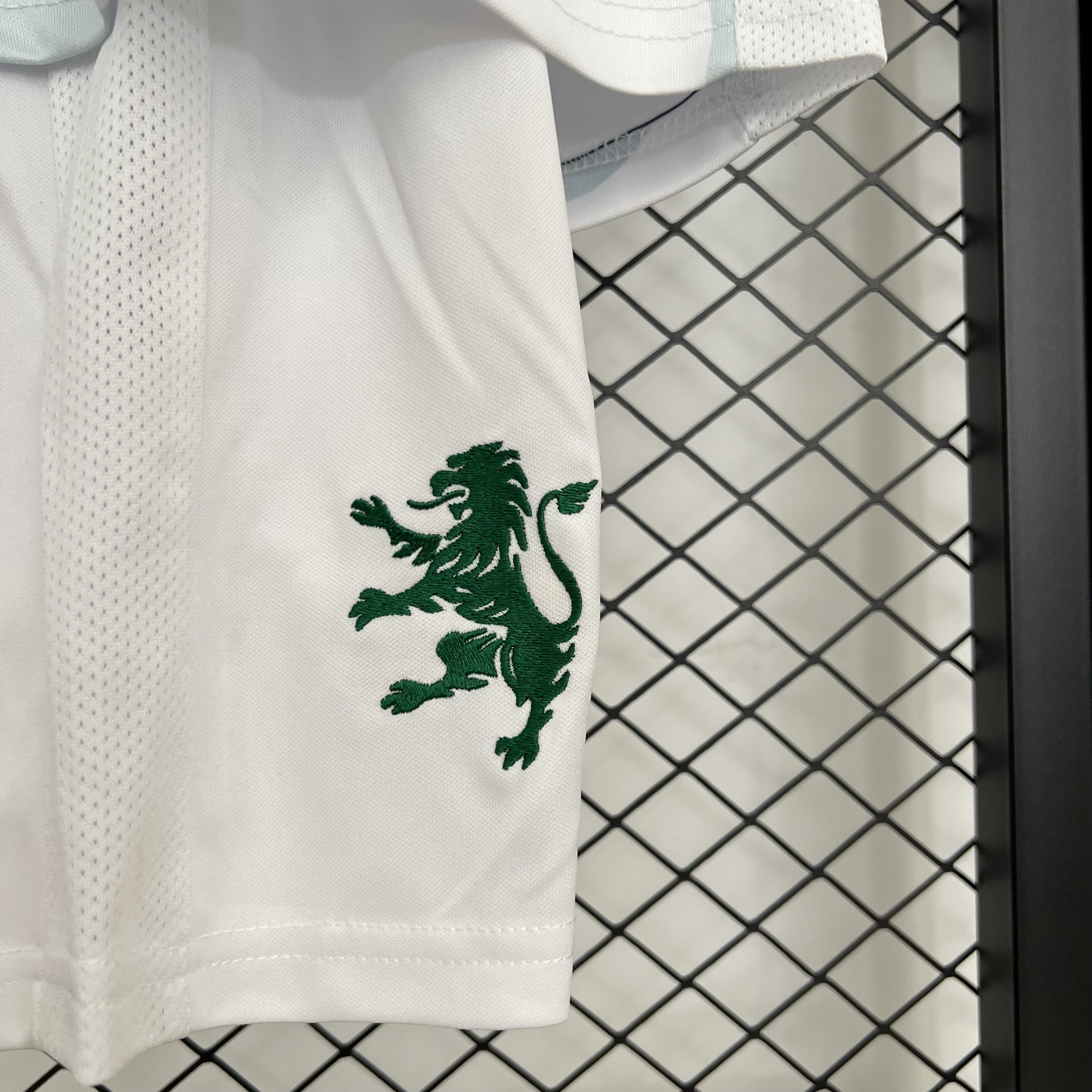 25-26 Sporting Lisbon Away Kids Kit Soccer Youth Apparels Sport AAAAJersey Supply Yupoo 2