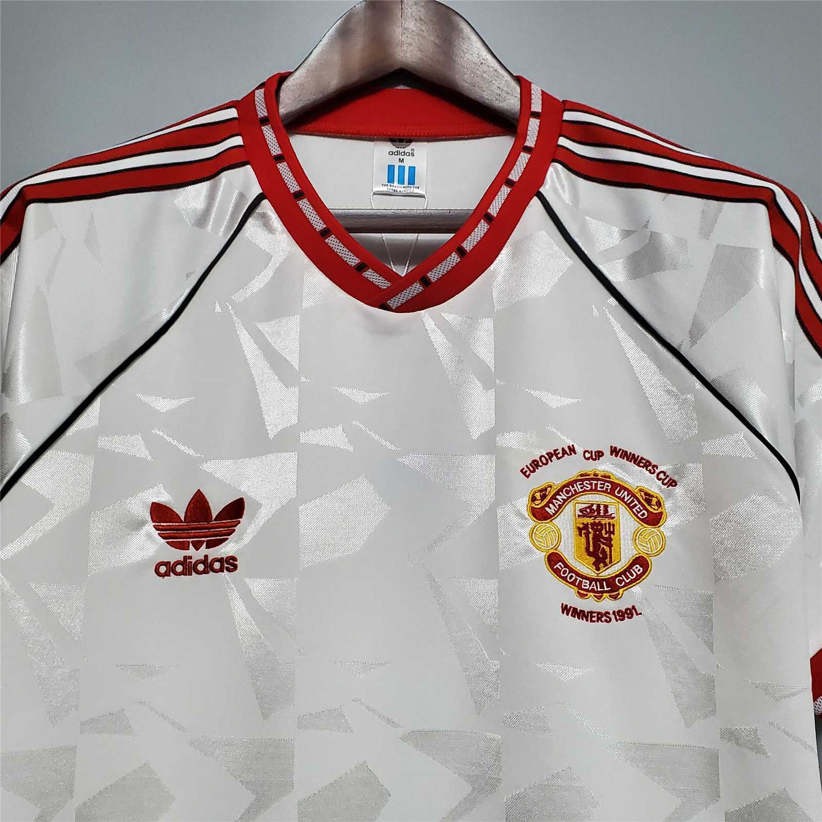 90-91 Manchester United away 6