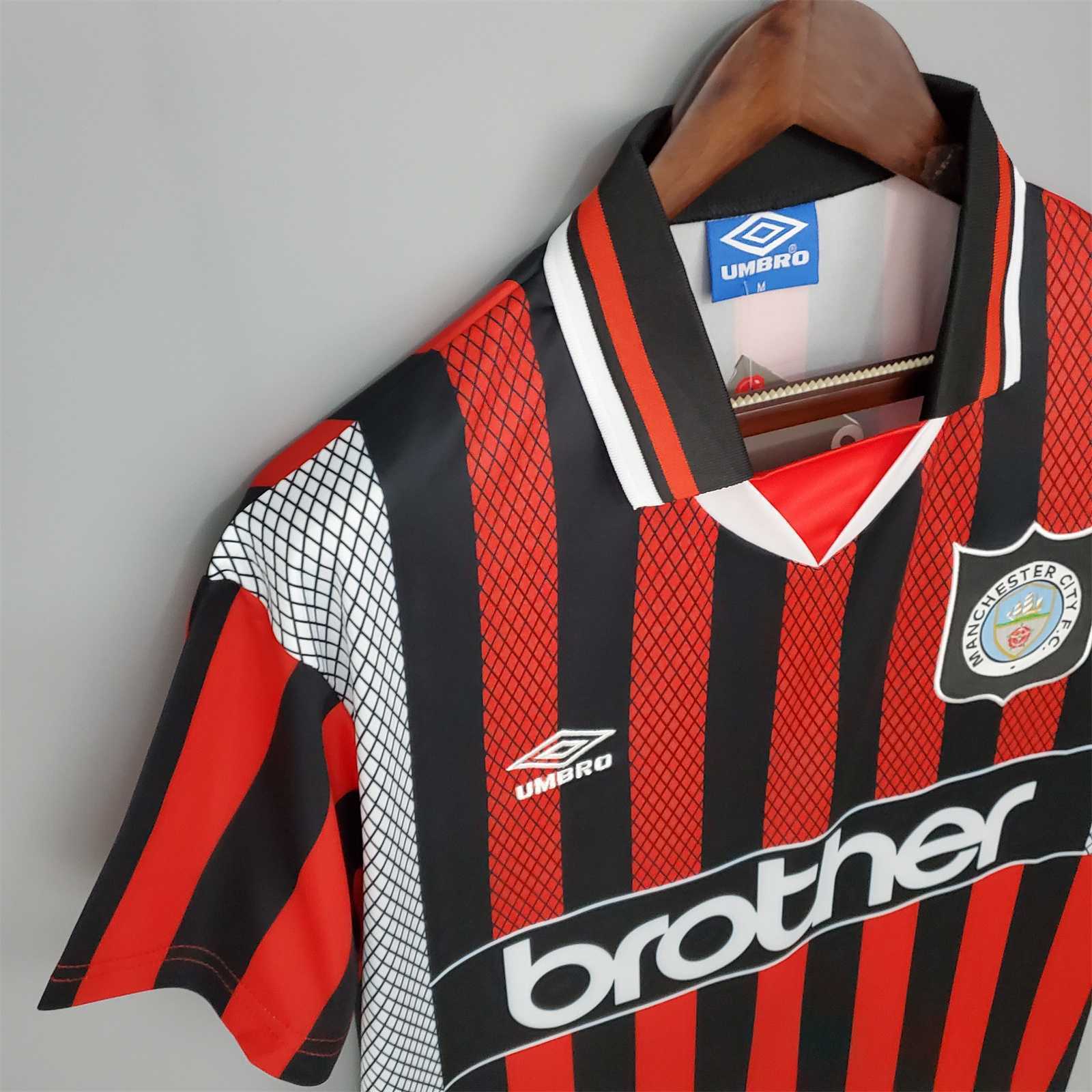 94-96 Manchester City away 5