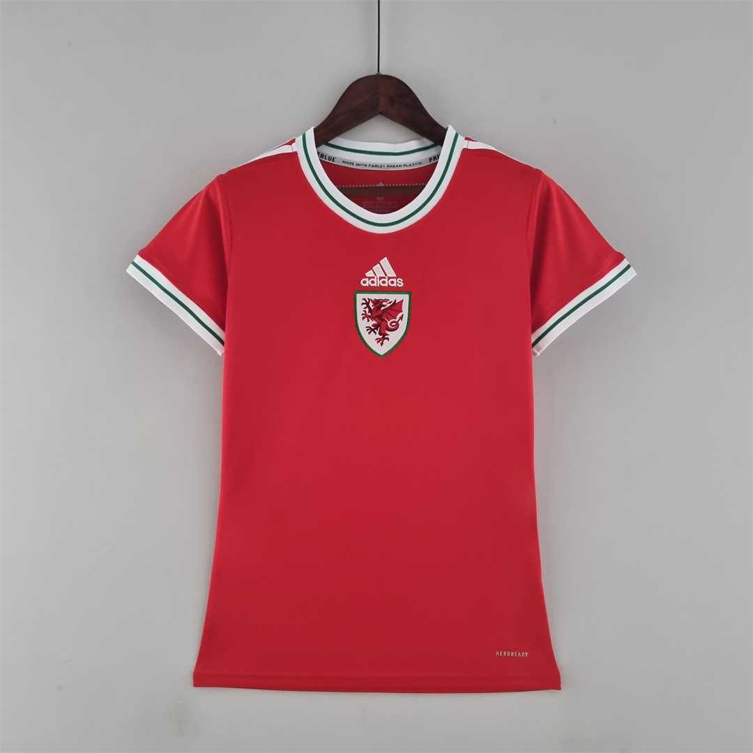 2022 Wales women red