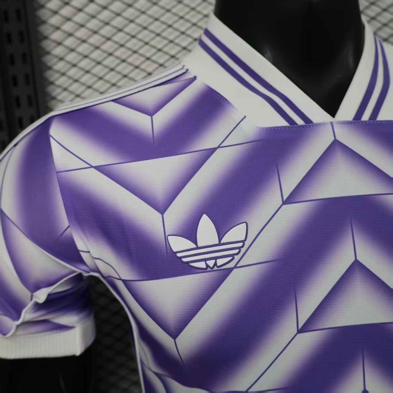 25-26 Real Madrid Purple Special Edition Football Shirt AAAAJersey Wholesale Yupoo 2