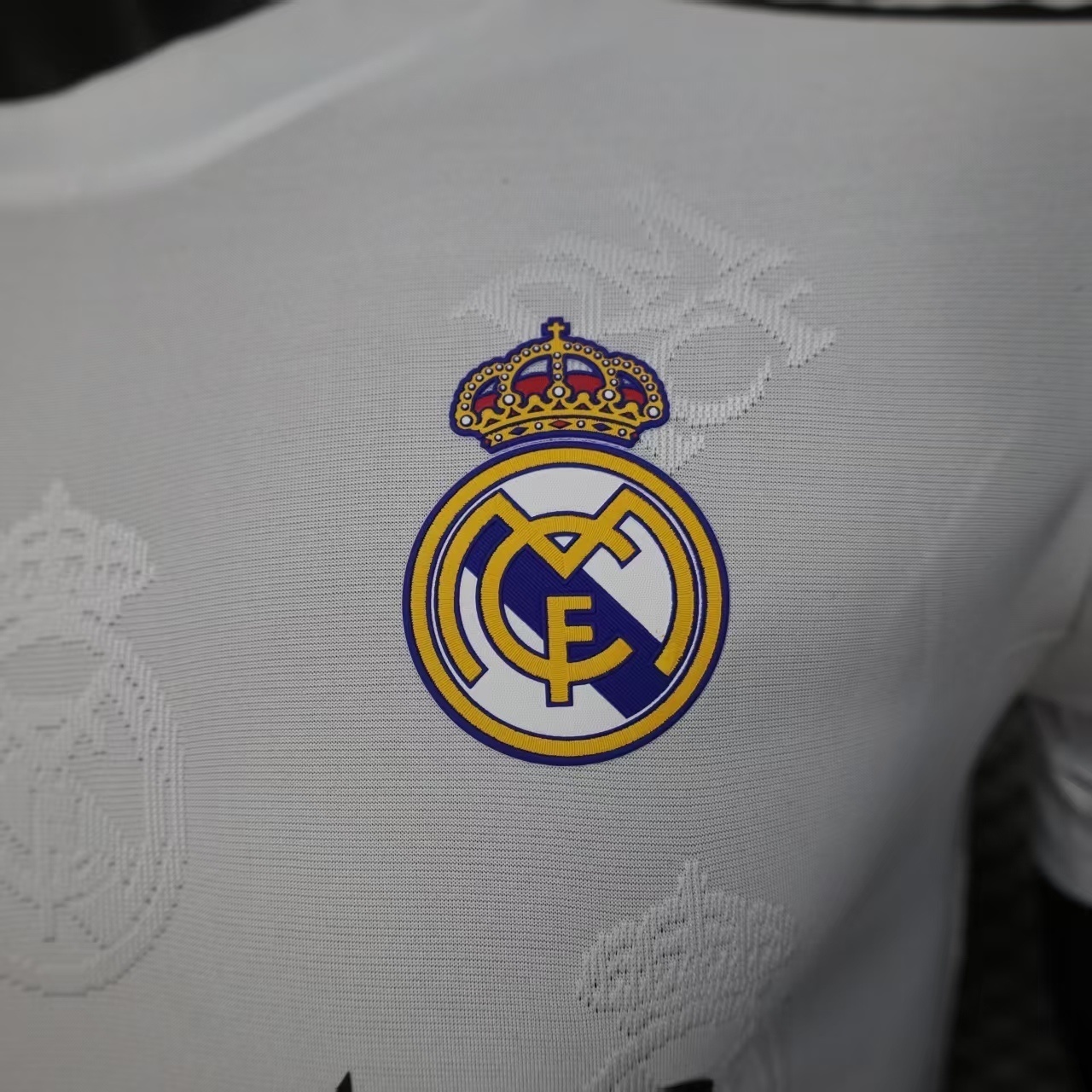 25-26 Real Madrid Special Edition Football Player Version Shirt AAAAJersey Dropship Yupoo 1