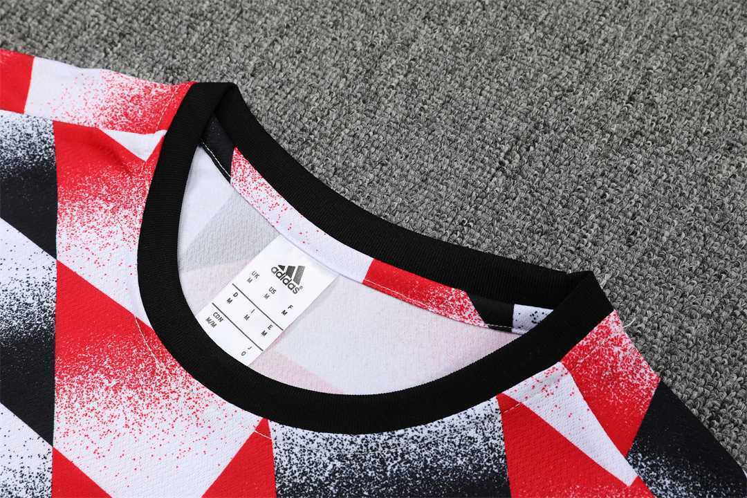 22-23 Manchester United training suit short sleeve kit red black and white color matching 3