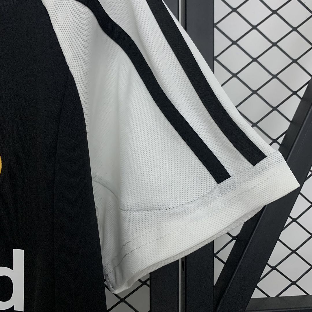 01-02 Real Madrid Away Retro Kit Vintage Shirt AAAAJersey Wholesale Yupoo 2