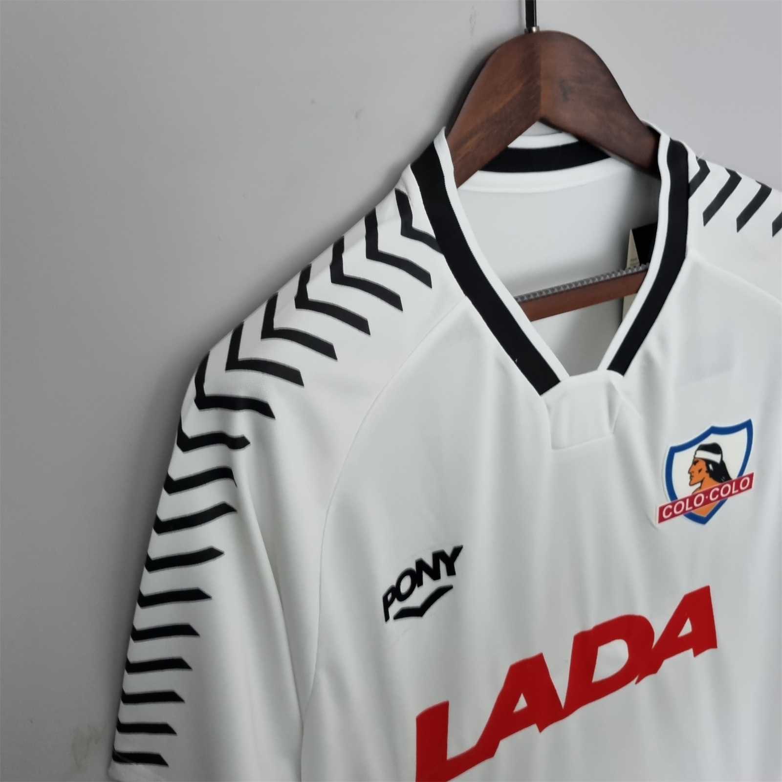 1992 Colo-Colo home 4