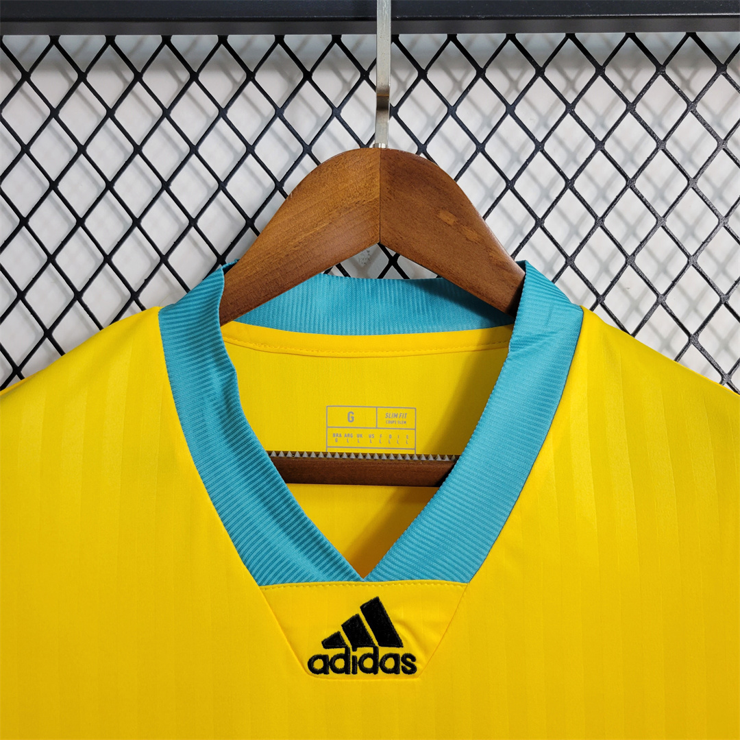 23-24 Bayern yellow 3