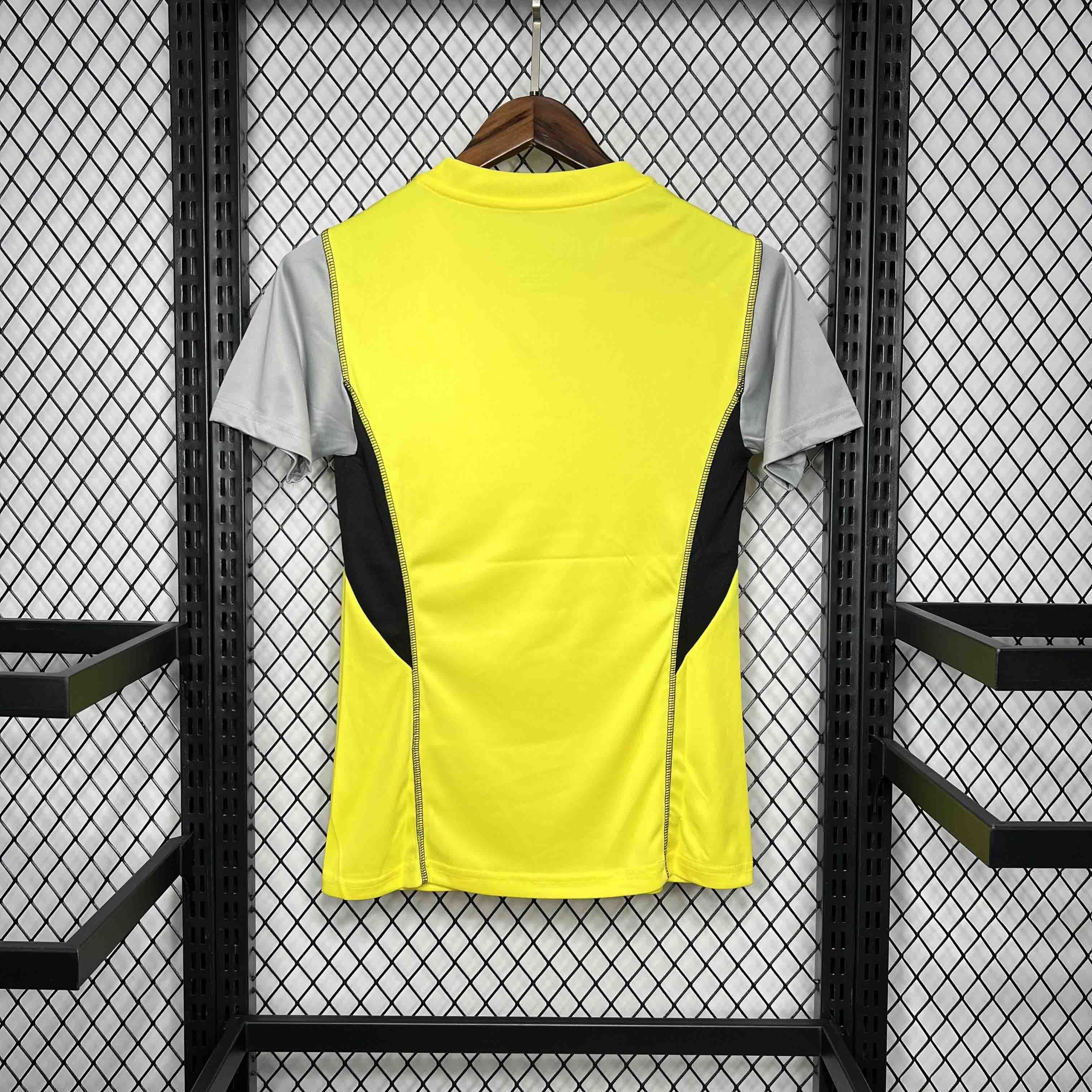 24-25 Flamengo Training Women Kit Football Apparel AAAAJerseys Dropshipping Yupoo 1