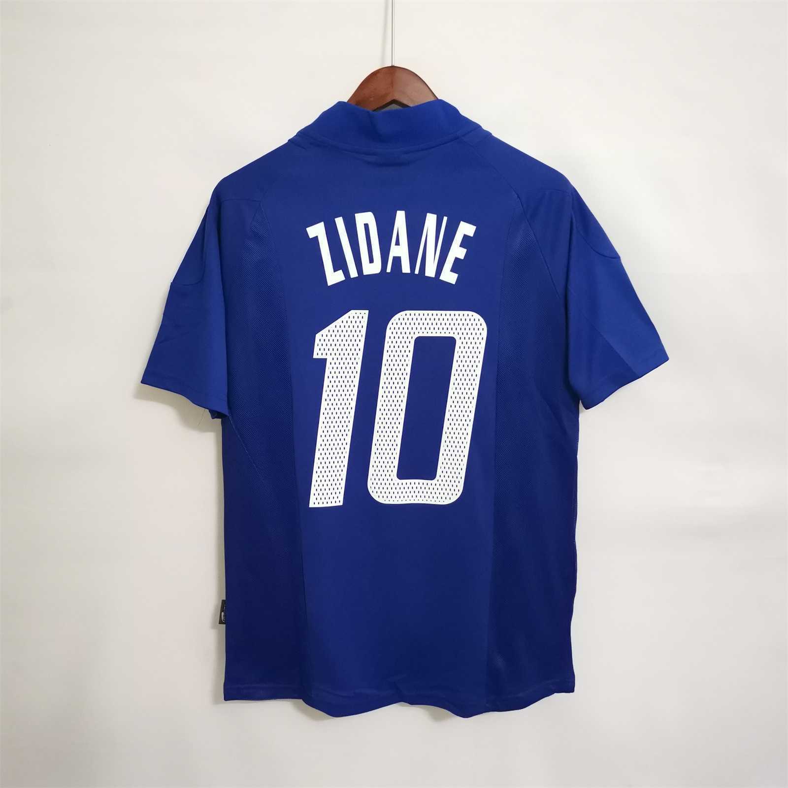 2002 France home 3