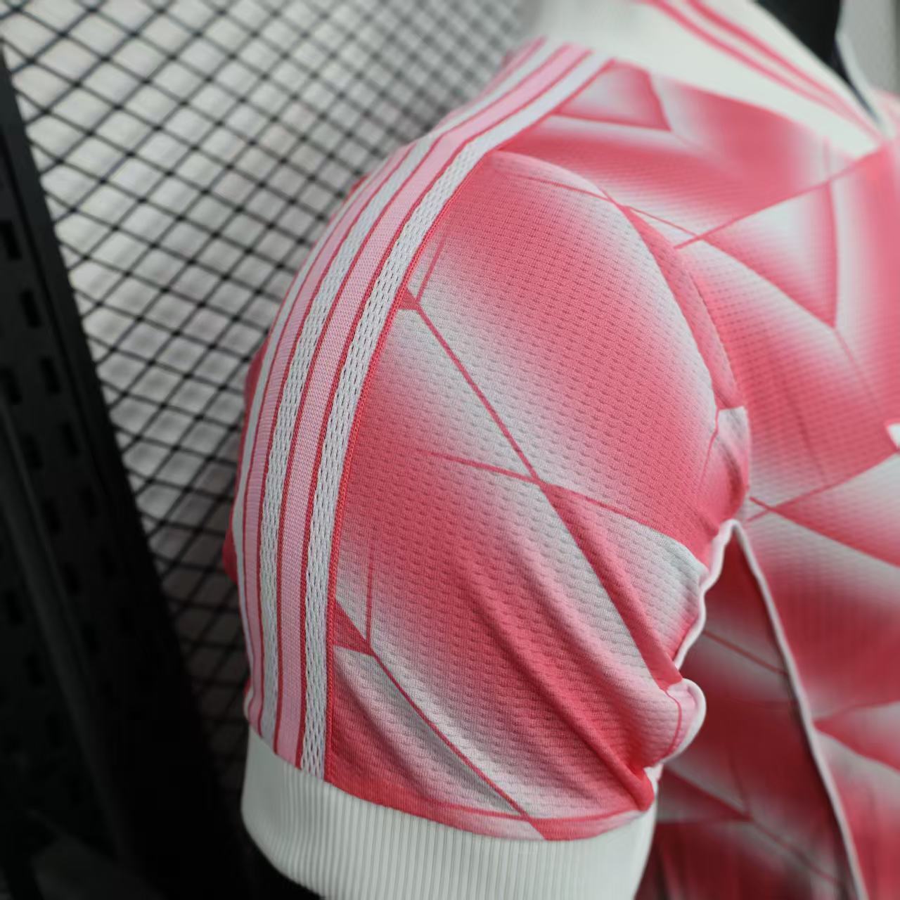 25-26 Real Madrid Pink Special Edition Football Shirt AAAAJersey Wholesale Yupoo 6
