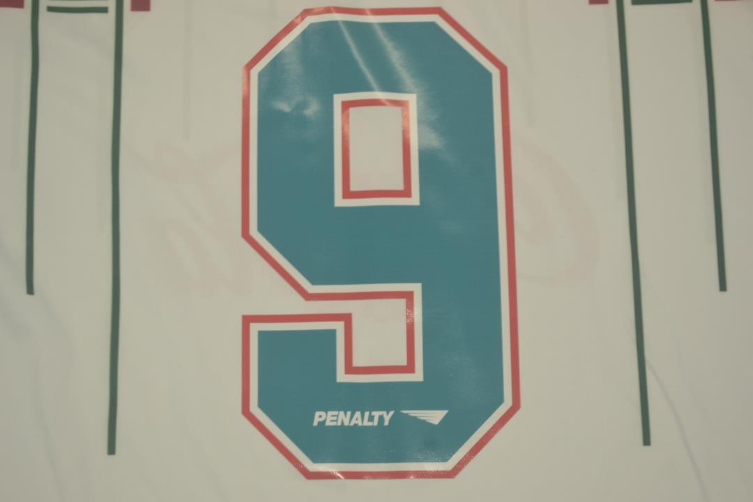 89-90 Fluminense away 8