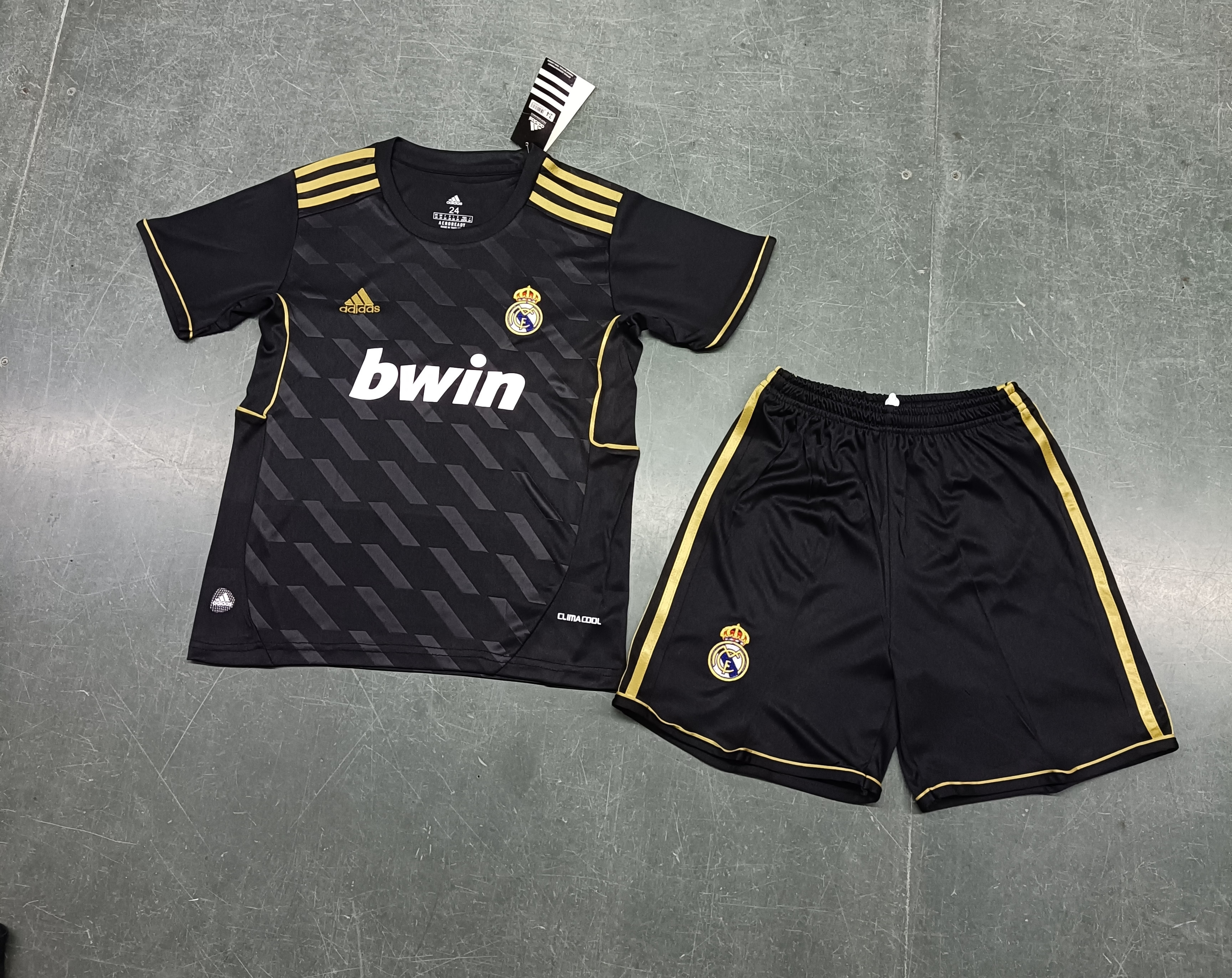 11-12 Real Madrid Away Retro Kids Kit Size-16-28 Football Jersey Yupoo 3
