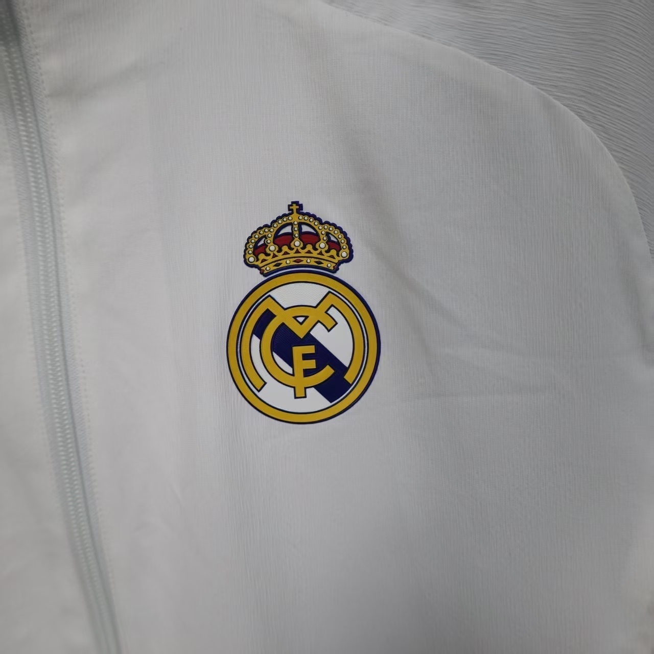 25-26 Real Madrid White Windbreaker Jacket AAAAJersey Supply Yupoo 4
