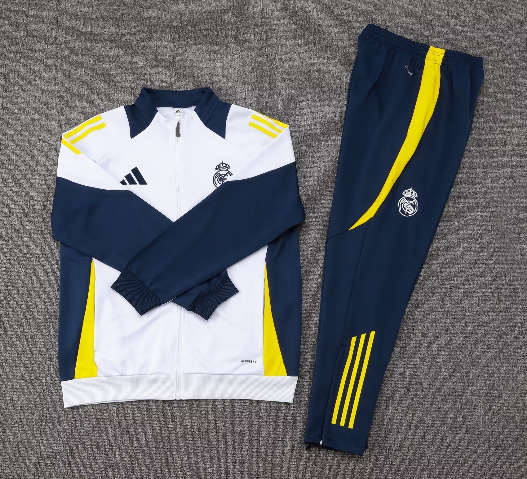 24-25 Real Madrid Jackets Football Shirts 1