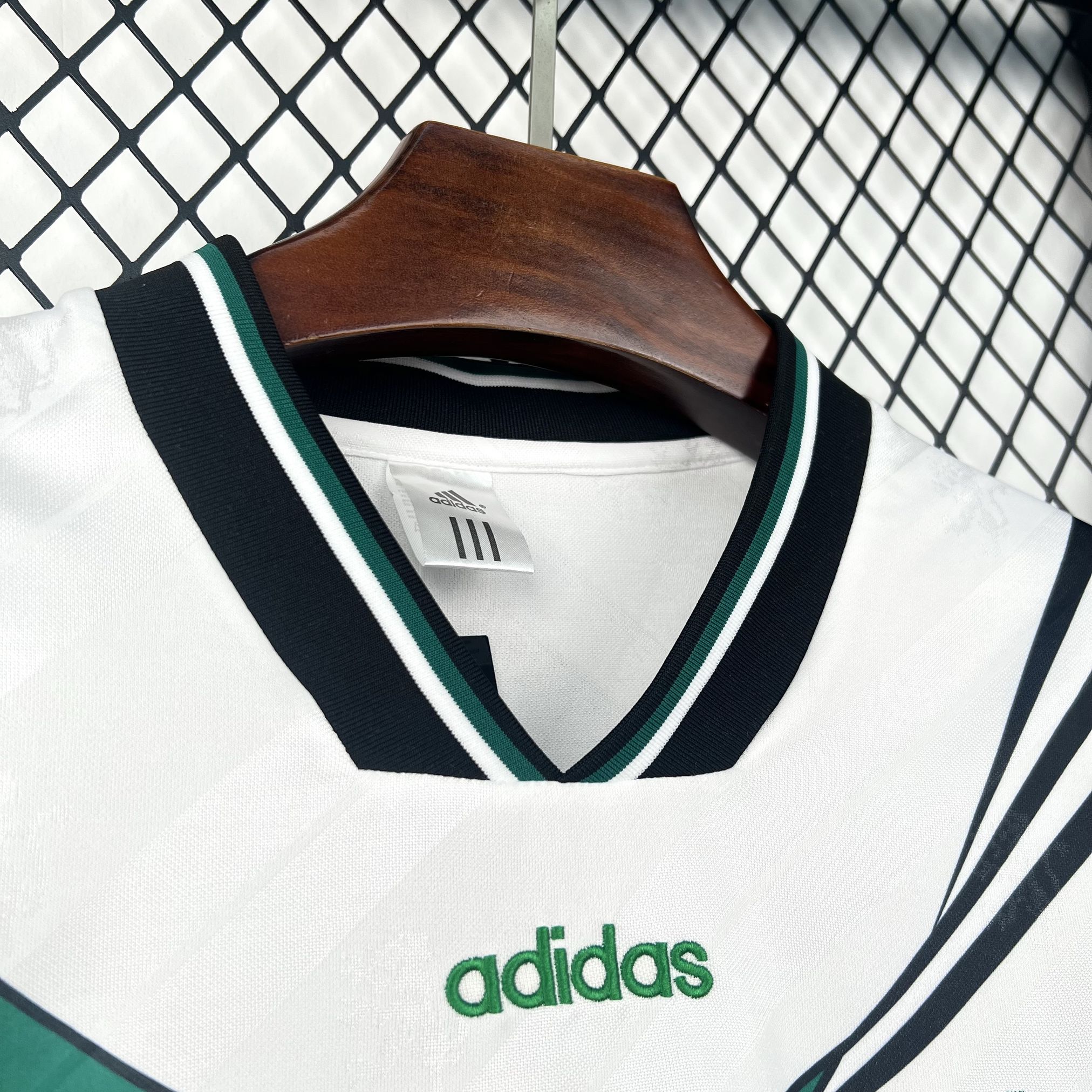 94-95 Sporting Home Football Retro Kit Vintage T-Shirt AAAAJersey Wholesale Yupoo 7 1