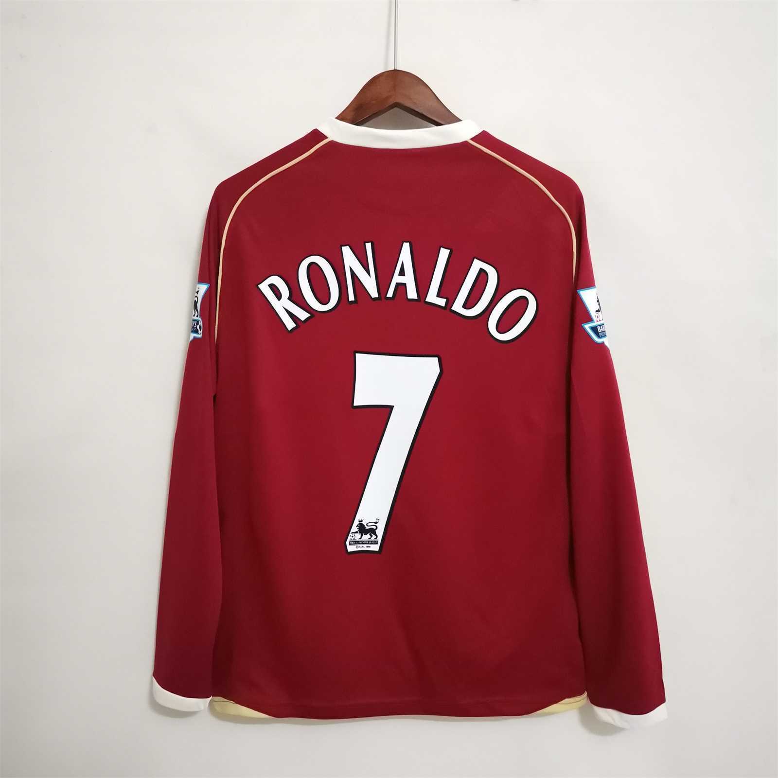 06-07 Manchester United home long sleeve 6