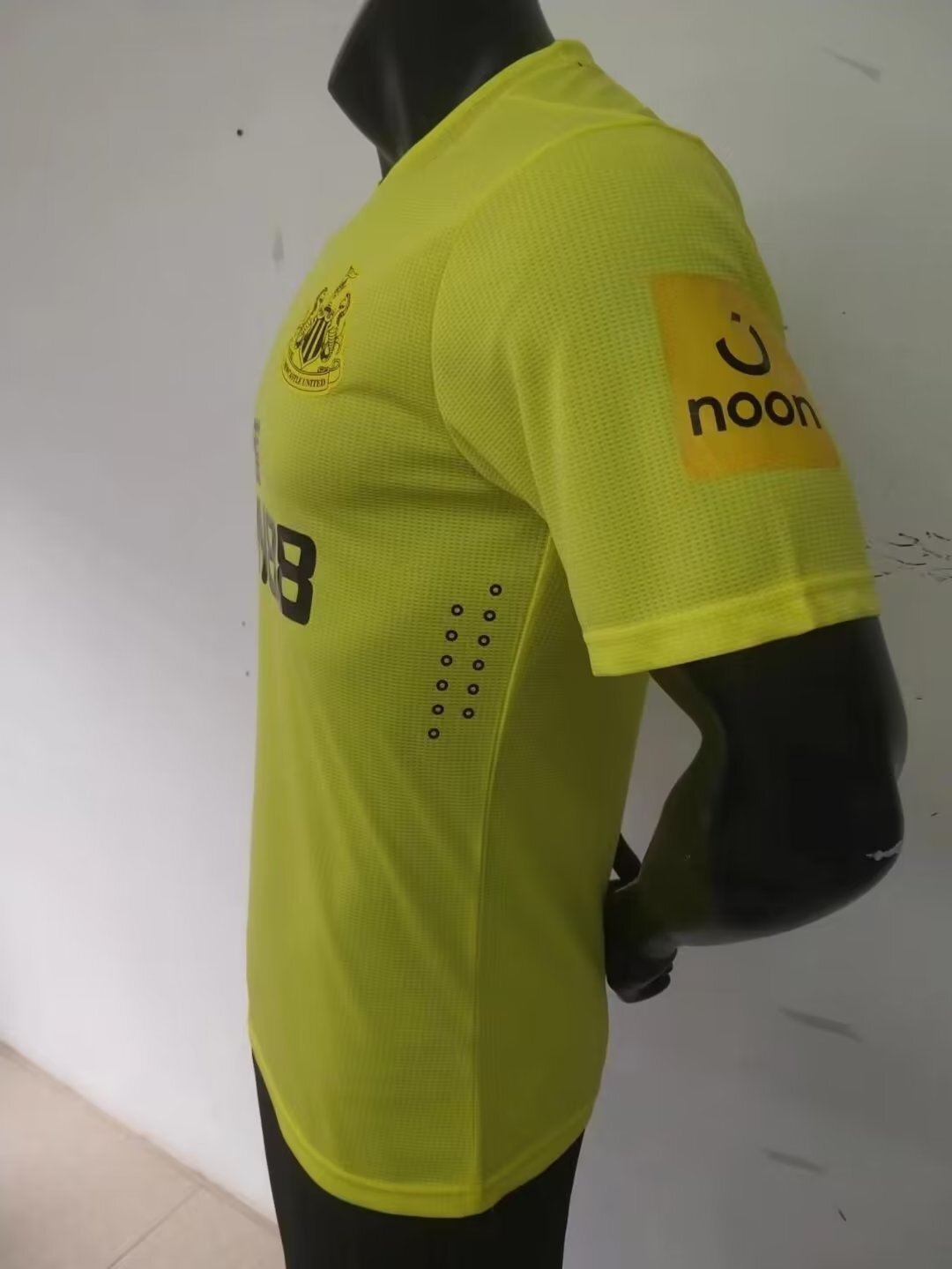 22-23 Newcastle goalkeeper yellow player version 5