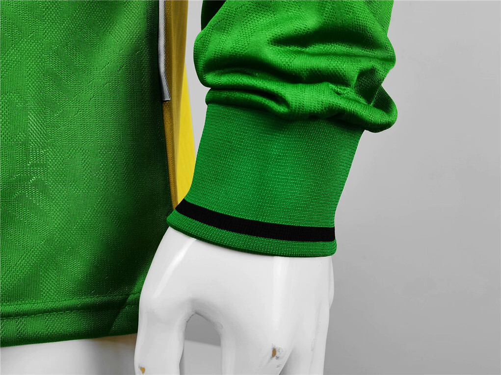 92-94 Manchester United away long sleeve 4