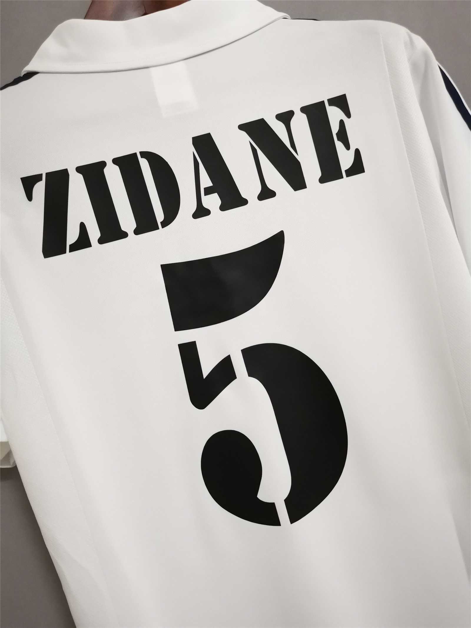 01-02 Real Madrid home 8