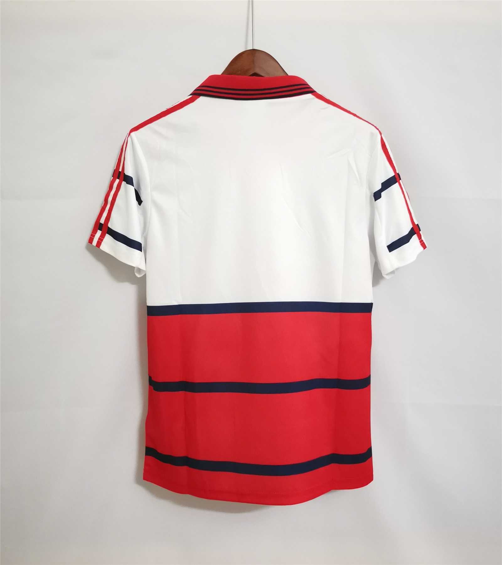 98-01 Bayern Munich away 3