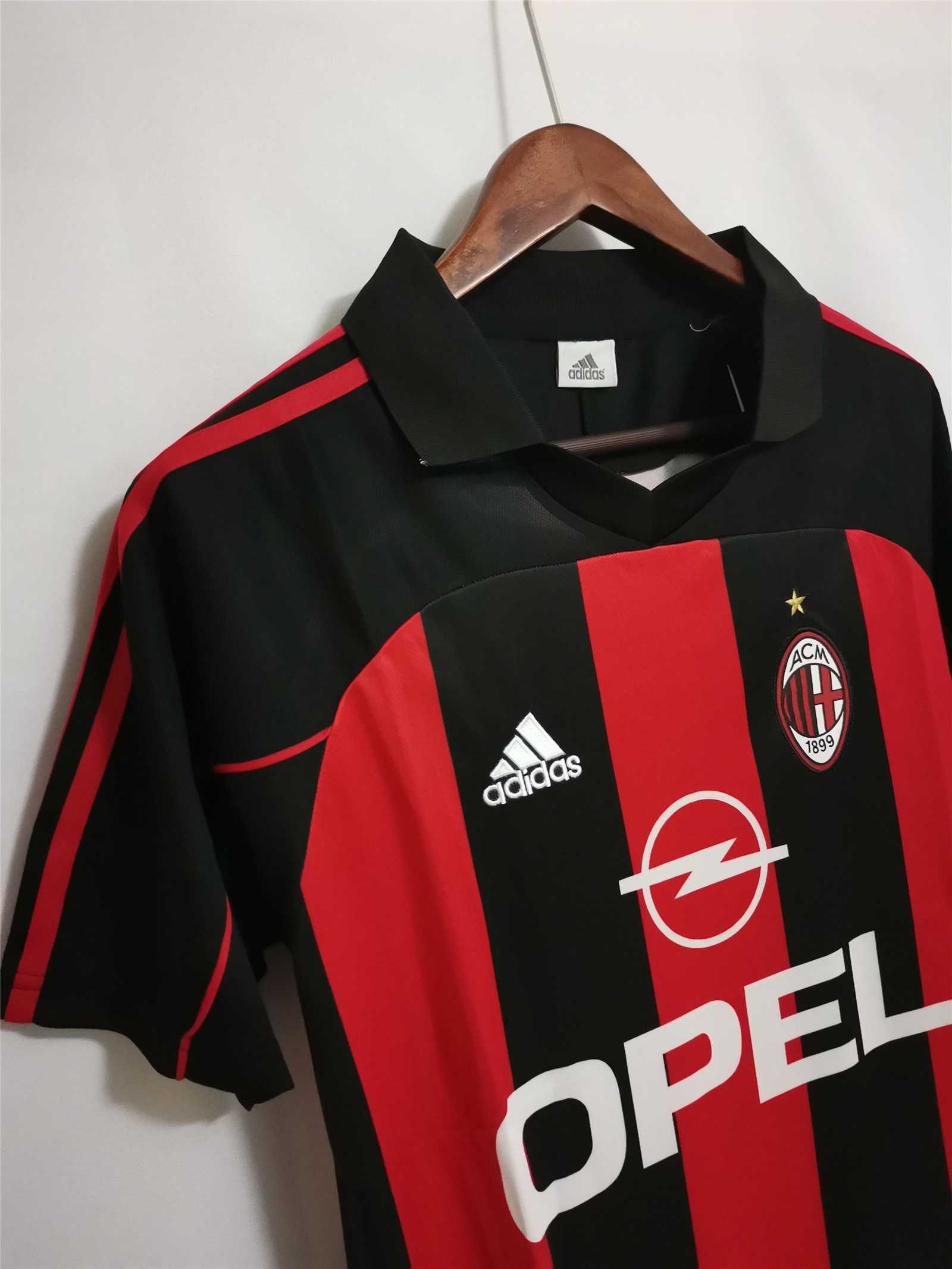 01-02 AC Milan home 5