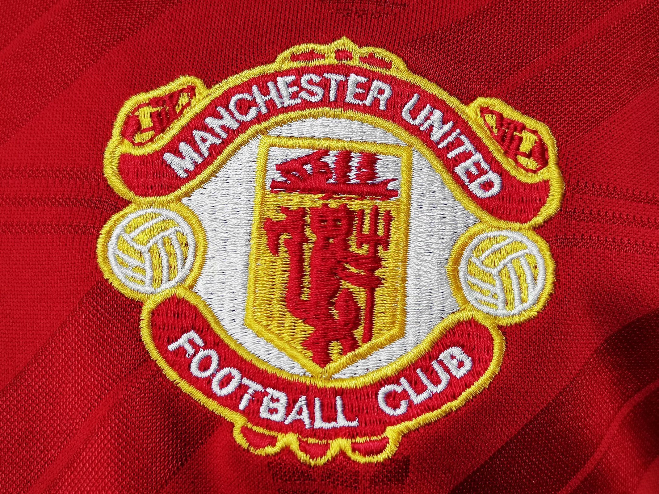 86-88 Manchester United home 4