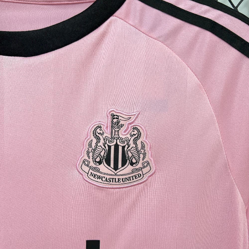 25-26 Newcastle Goalkeeper Kit Football T-Shirt AAAAJersey Yupoo 1